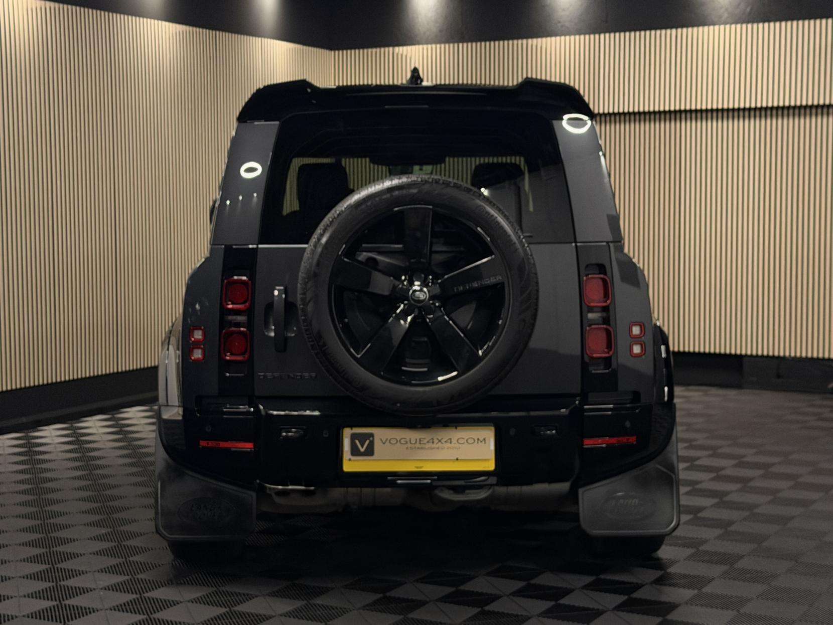 2024 LAND ROVER DEFENDER 110 2024 LAND ROVER DEFENDER 110