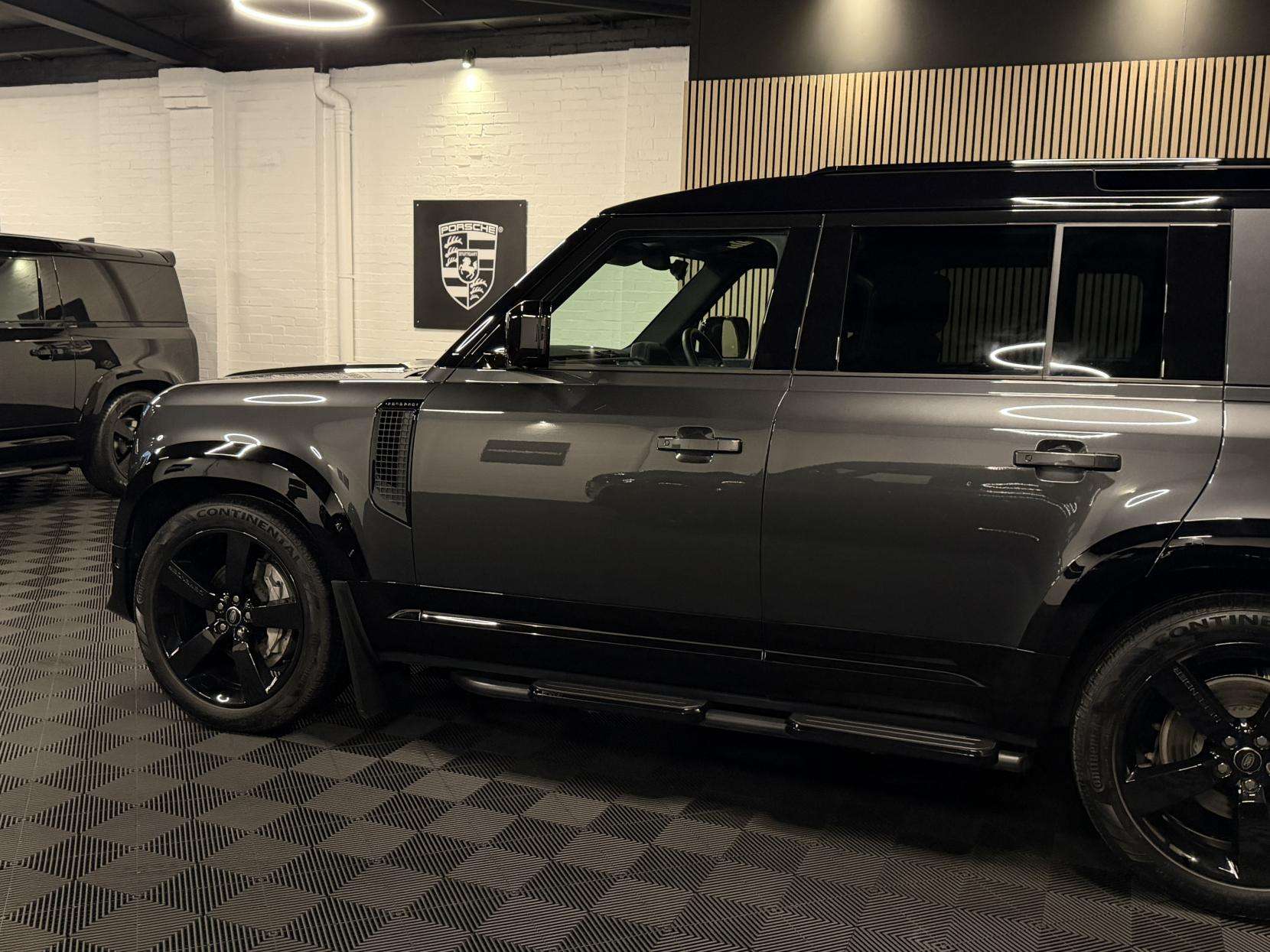 2024 LAND ROVER DEFENDER 110 2024 LAND ROVER DEFENDER 110