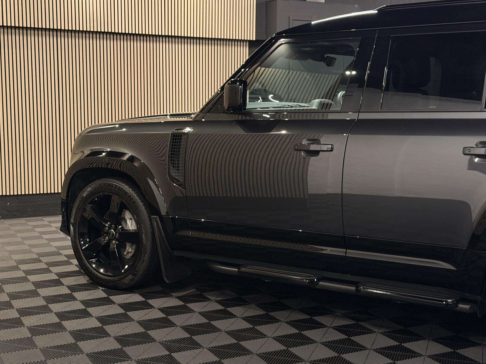 2024 LAND ROVER DEFENDER 110 2024 LAND ROVER DEFENDER 110