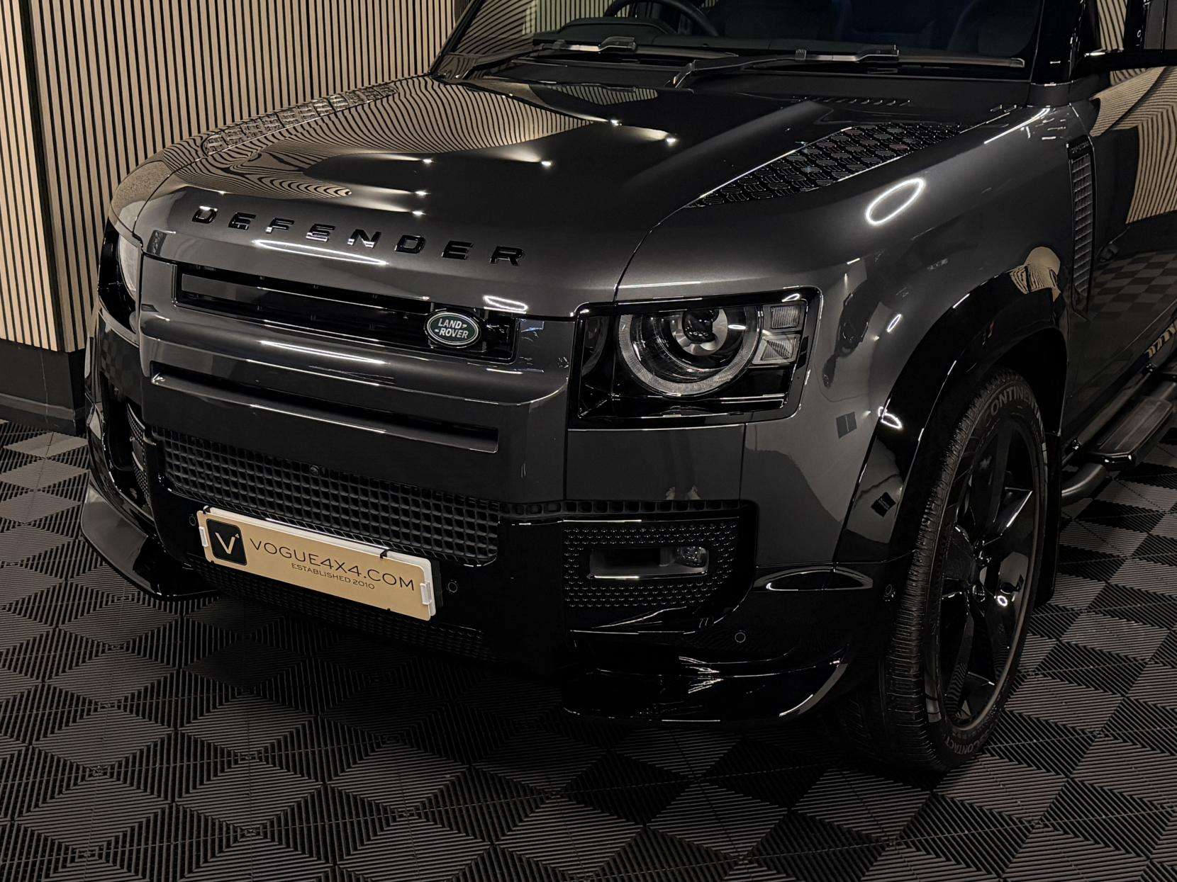 2024 LAND ROVER DEFENDER 110 2024 LAND ROVER DEFENDER 110