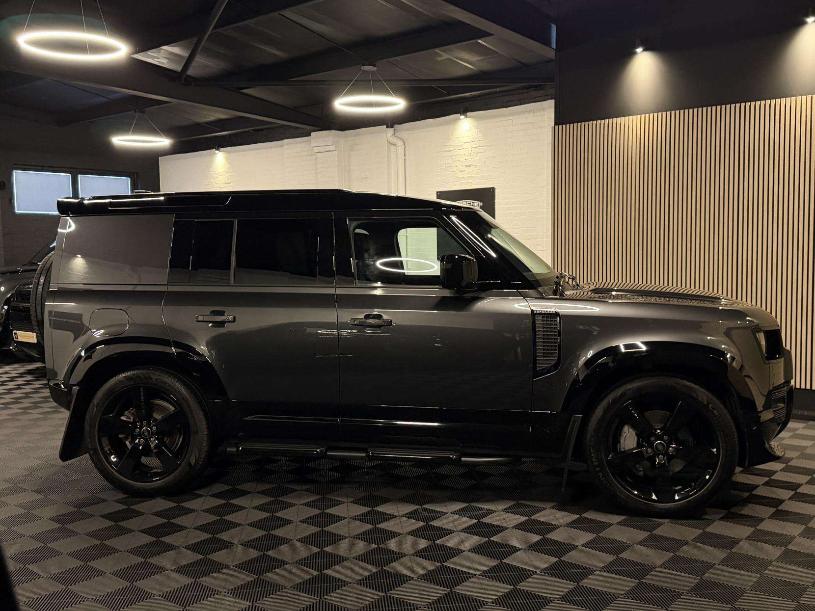 2024 LAND ROVER DEFENDER 110 2024 LAND ROVER DEFENDER 110