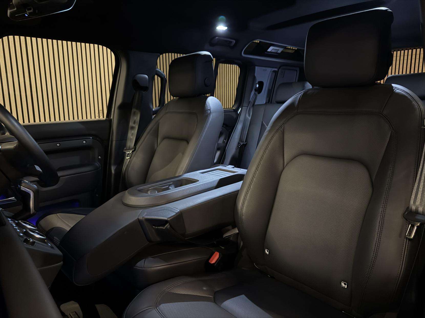 2024 LAND ROVER DEFENDER 110 2024 LAND ROVER DEFENDER 110