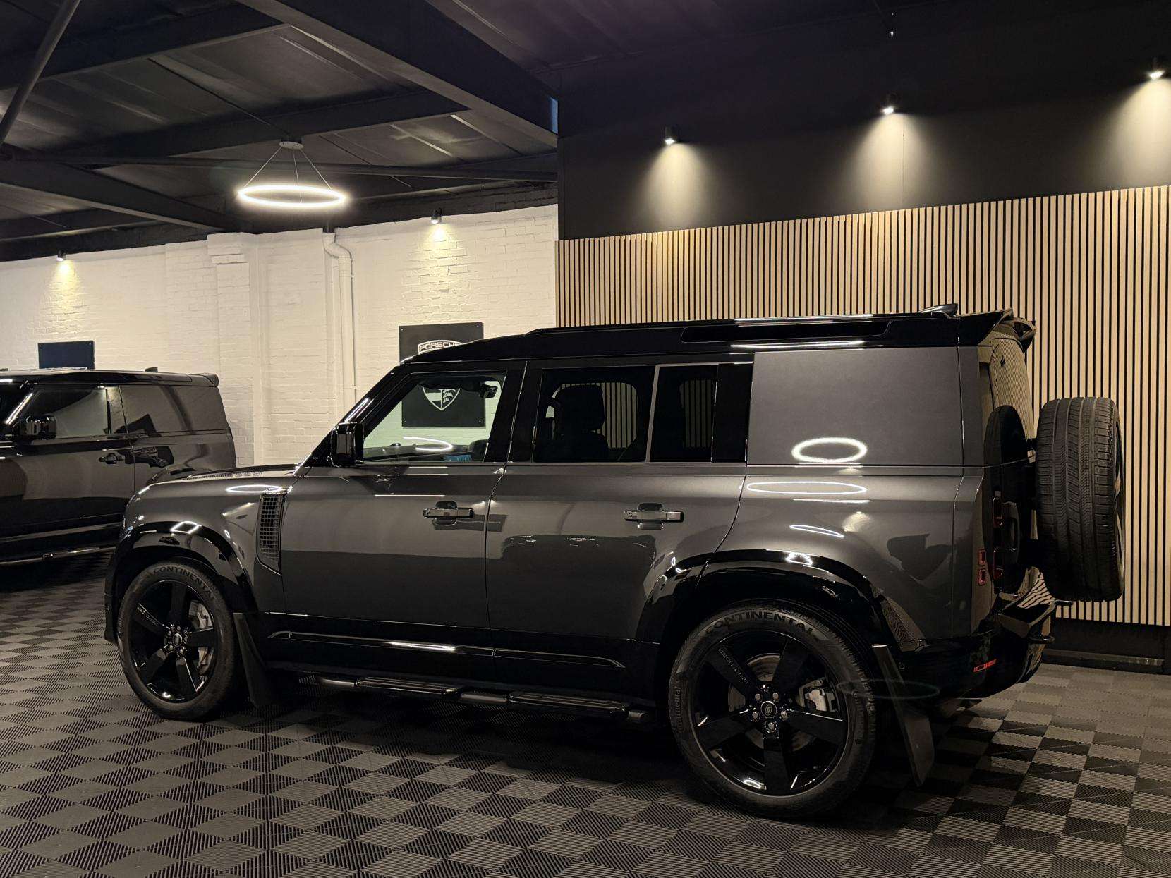 2024 LAND ROVER DEFENDER 110 2024 LAND ROVER DEFENDER 110