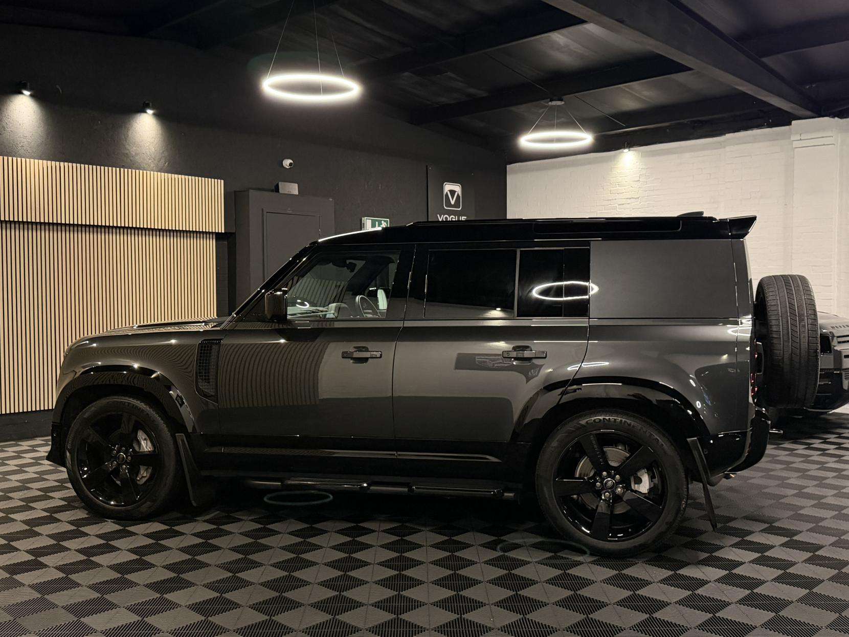 2024 LAND ROVER DEFENDER 110 2024 LAND ROVER DEFENDER 110