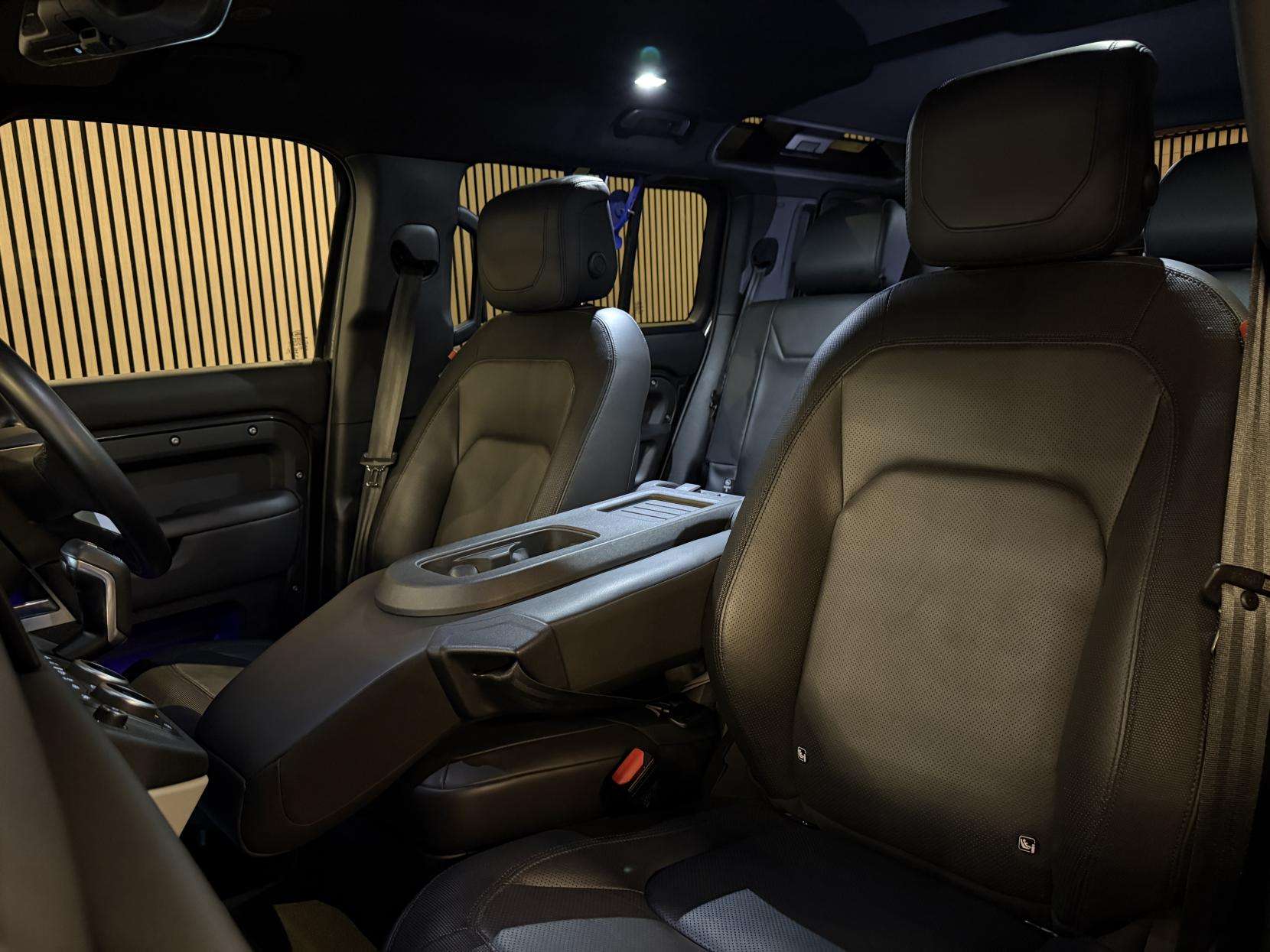 A 2023 LAND ROVER DEFENDER 110 3.0 D300 MHEV X-Dynamic HSE Hard Top SUV 5dr Diesel Auto 4WD MWB Euro 6 (s/s) (300 ps) A 2023 LAND ROVER DEFENDER 110 3.0 D300 MHEV X-Dynamic HSE Hard Top SUV 5dr Diesel Auto 4WD MWB Euro 6 (s/s) (300 ps)