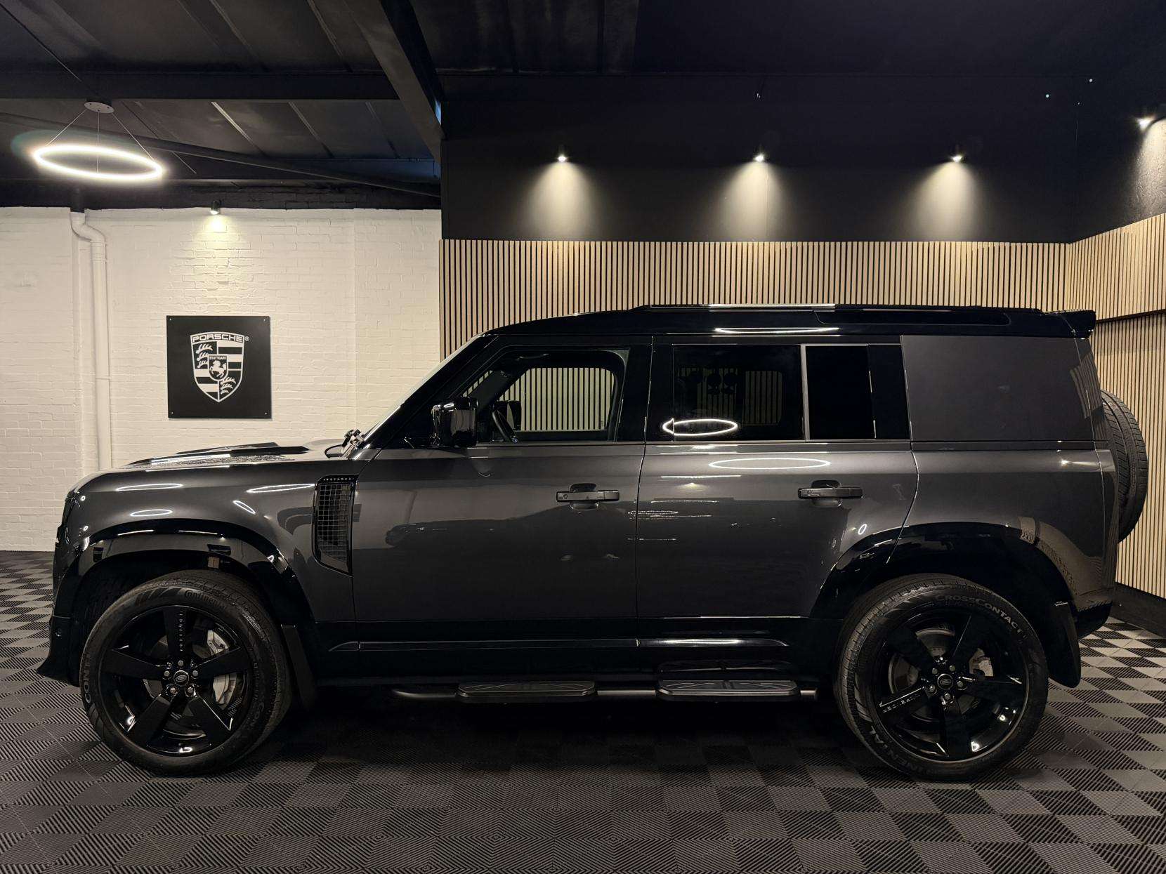 2023 LAND ROVER DEFENDER 110 2023 LAND ROVER DEFENDER 110