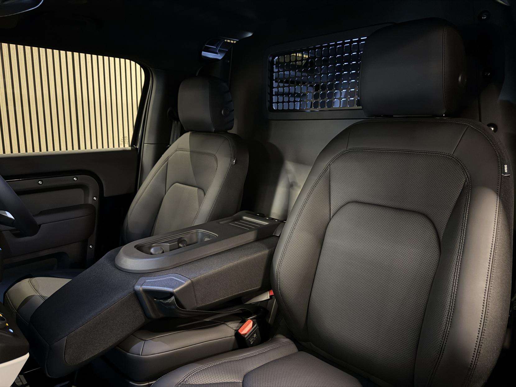 2025 LAND ROVER DEFENDER 90 2025 LAND ROVER DEFENDER 90