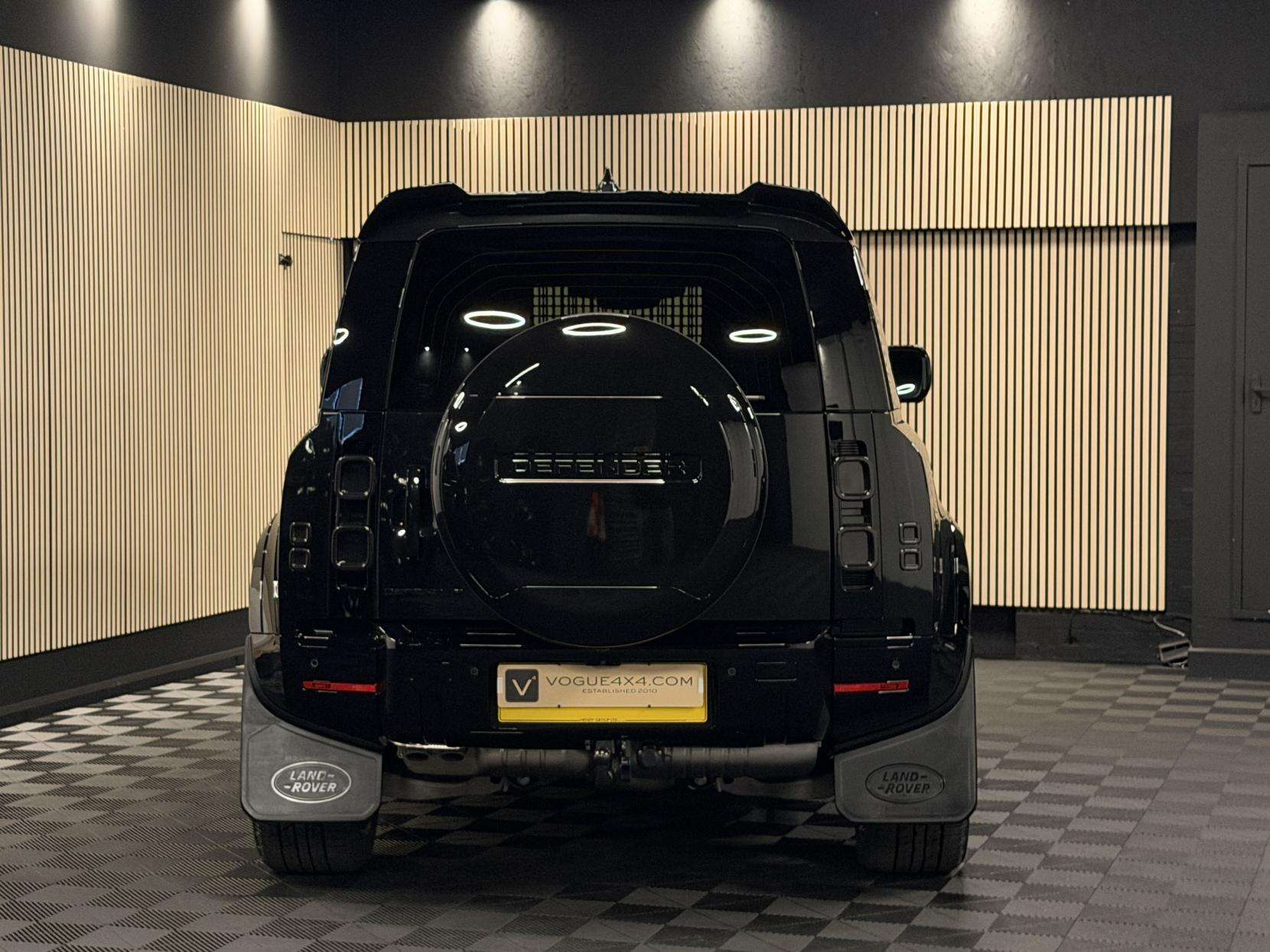 2025 LAND ROVER DEFENDER 90 2025 LAND ROVER DEFENDER 90