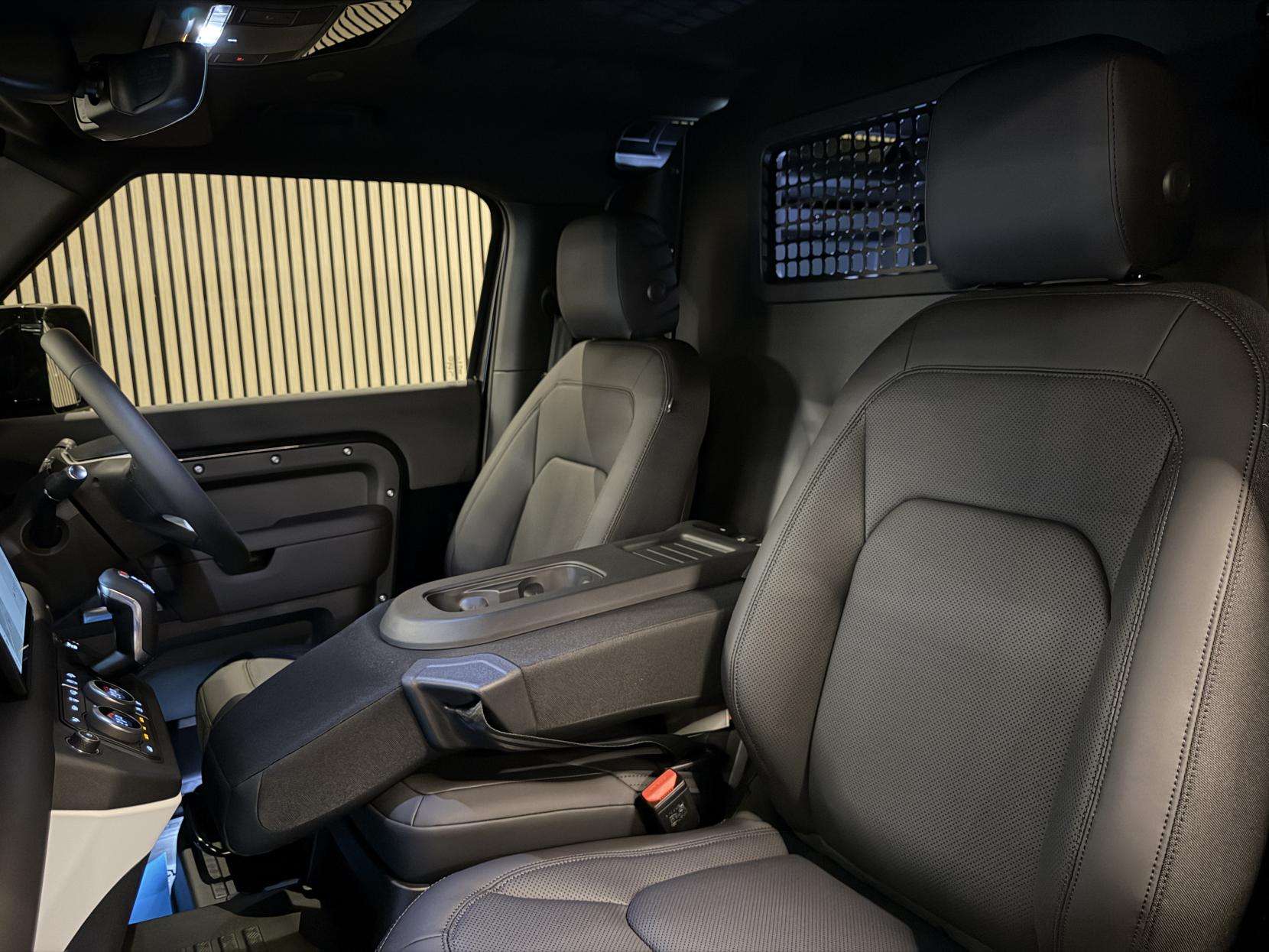 2025 LAND ROVER DEFENDER 90 2025 LAND ROVER DEFENDER 90