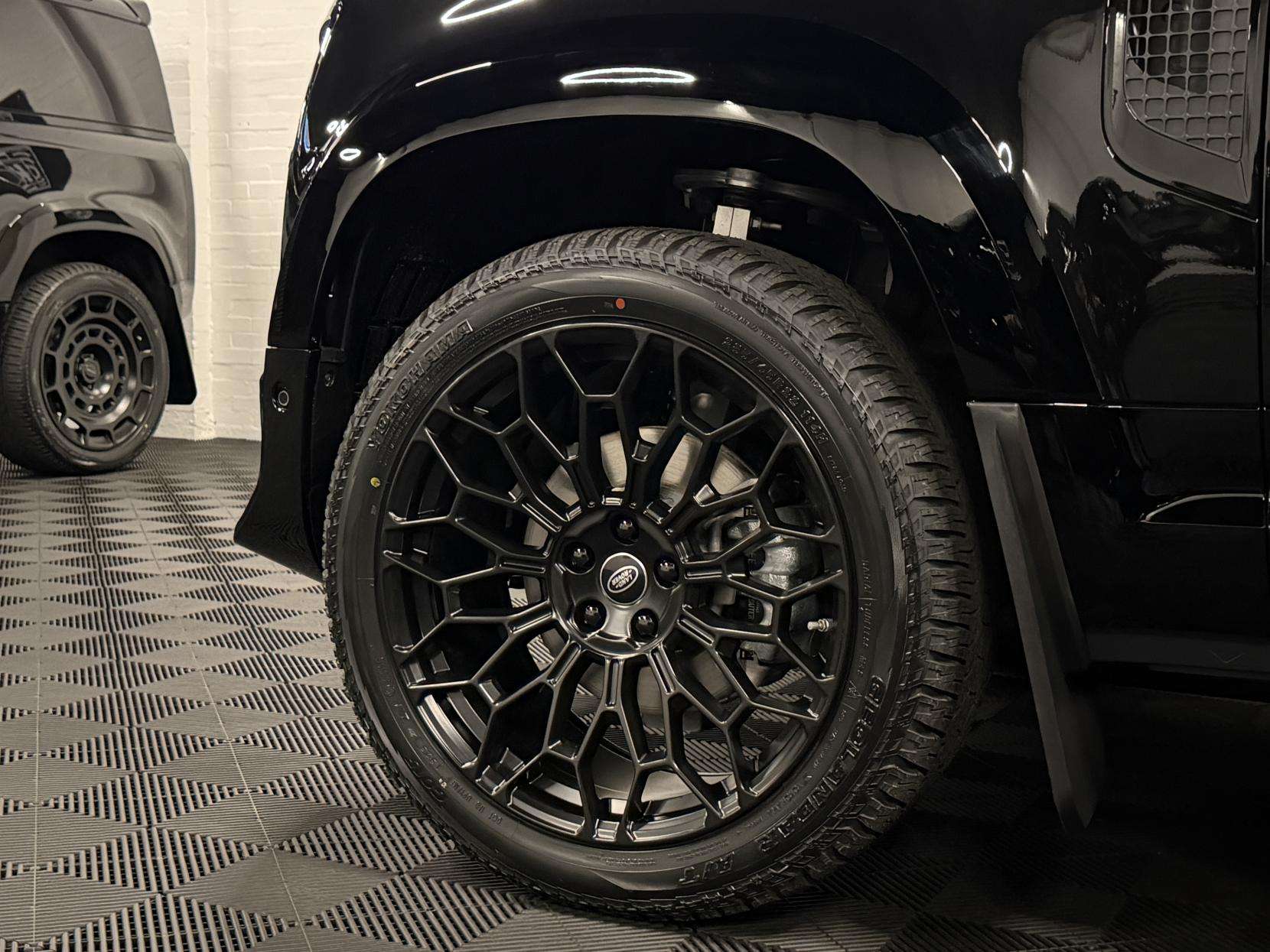 2025 LAND ROVER DEFENDER 90 2025 LAND ROVER DEFENDER 90