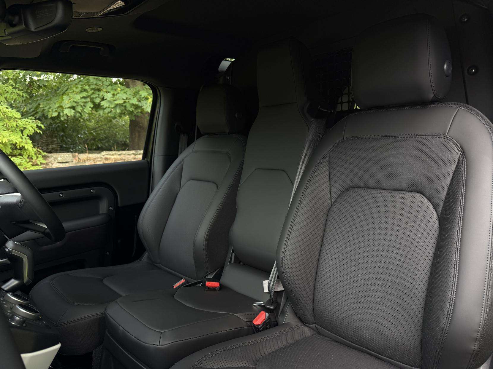 2025 LAND ROVER DEFENDER 90 2025 LAND ROVER DEFENDER 90