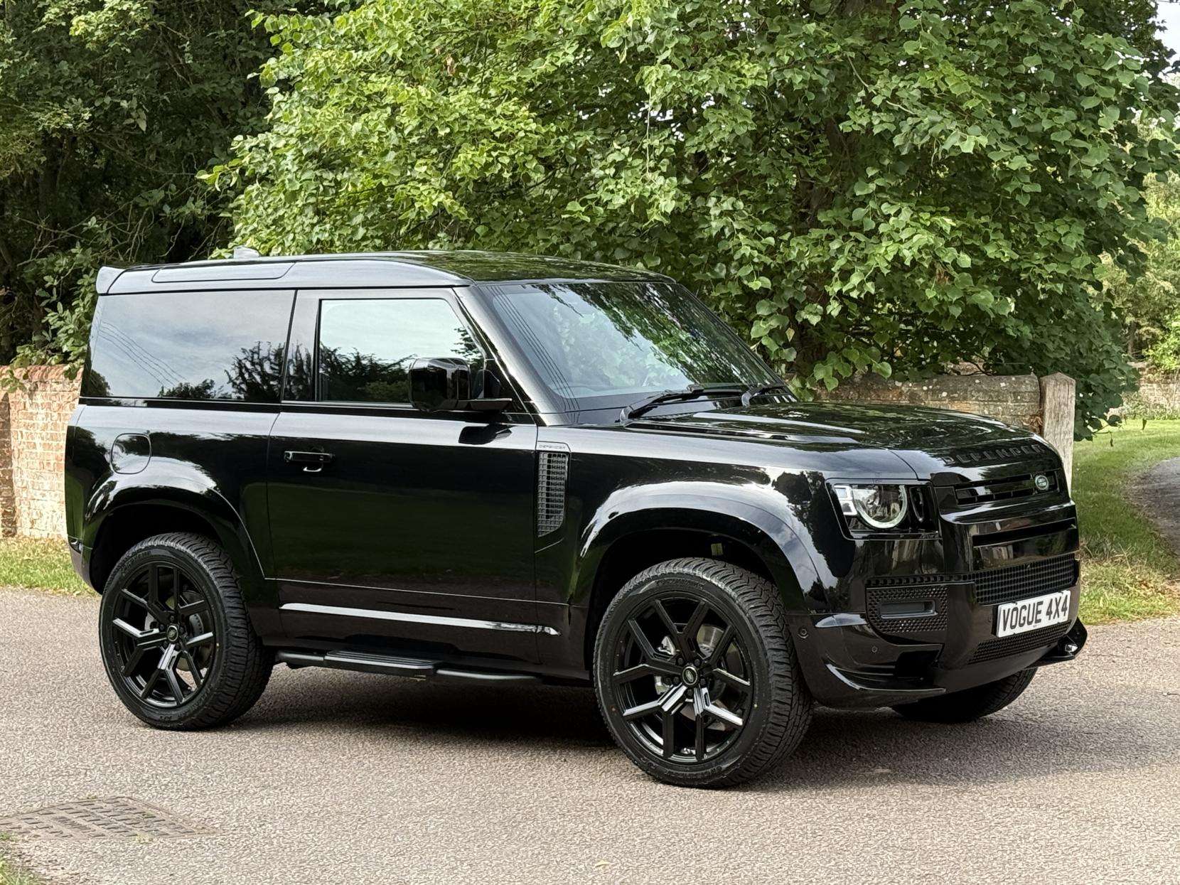 2025 LAND ROVER DEFENDER 90 2025 LAND ROVER DEFENDER 90