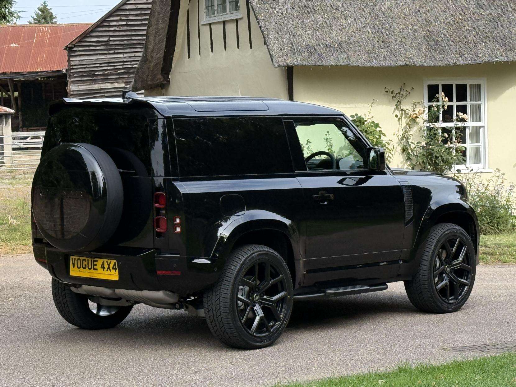 2025 LAND ROVER DEFENDER 90 2025 LAND ROVER DEFENDER 90