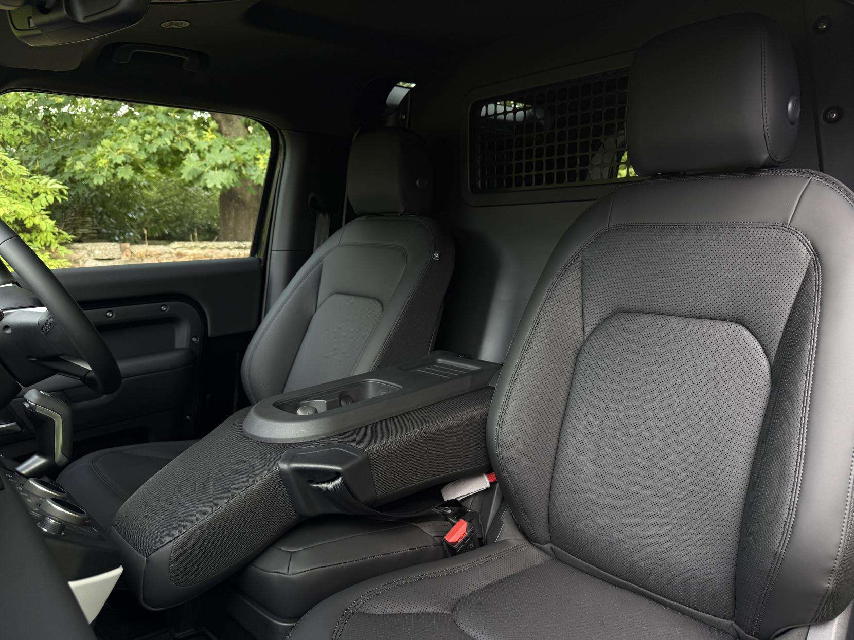 2025 LAND ROVER DEFENDER 90 2025 LAND ROVER DEFENDER 90