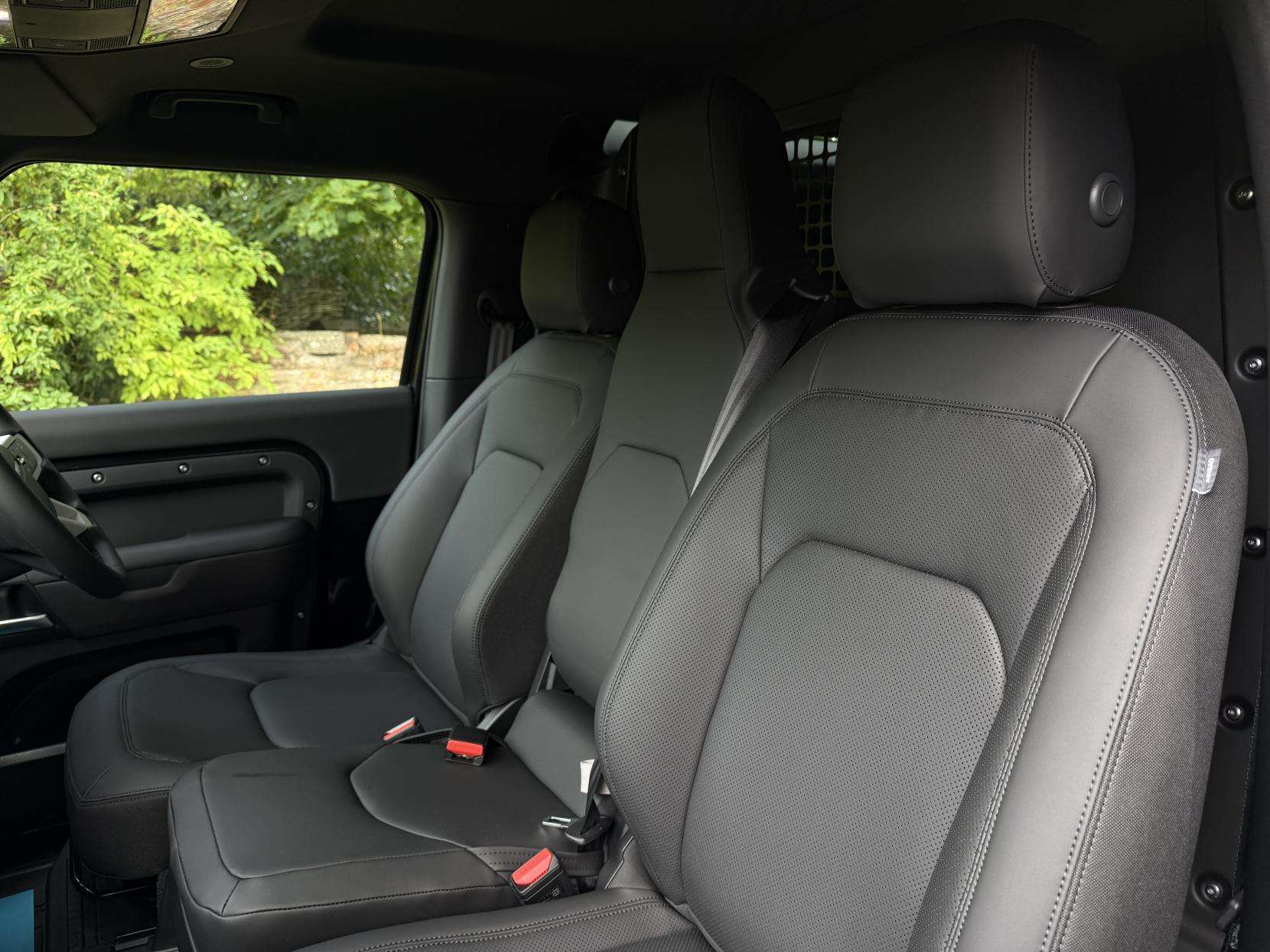 2025 LAND ROVER DEFENDER 90 2025 LAND ROVER DEFENDER 90