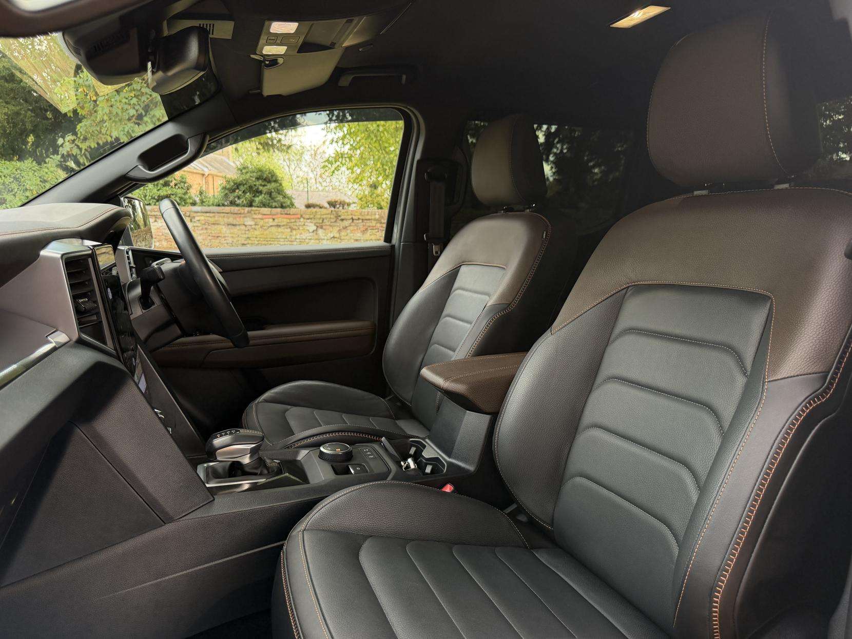 A 2025 VOLKSWAGEN AMAROK 3.0 TDI V6 PanAmericana Pickup Double Cab 4dr Diesel Auto 4Motion Euro 6 (s/s) (240 ps) A 2025 VOLKSWAGEN AMAROK 3.0 TDI V6 PanAmericana Pickup Double Cab 4dr Diesel Auto 4Motion Euro 6 (s/s) (240 ps)