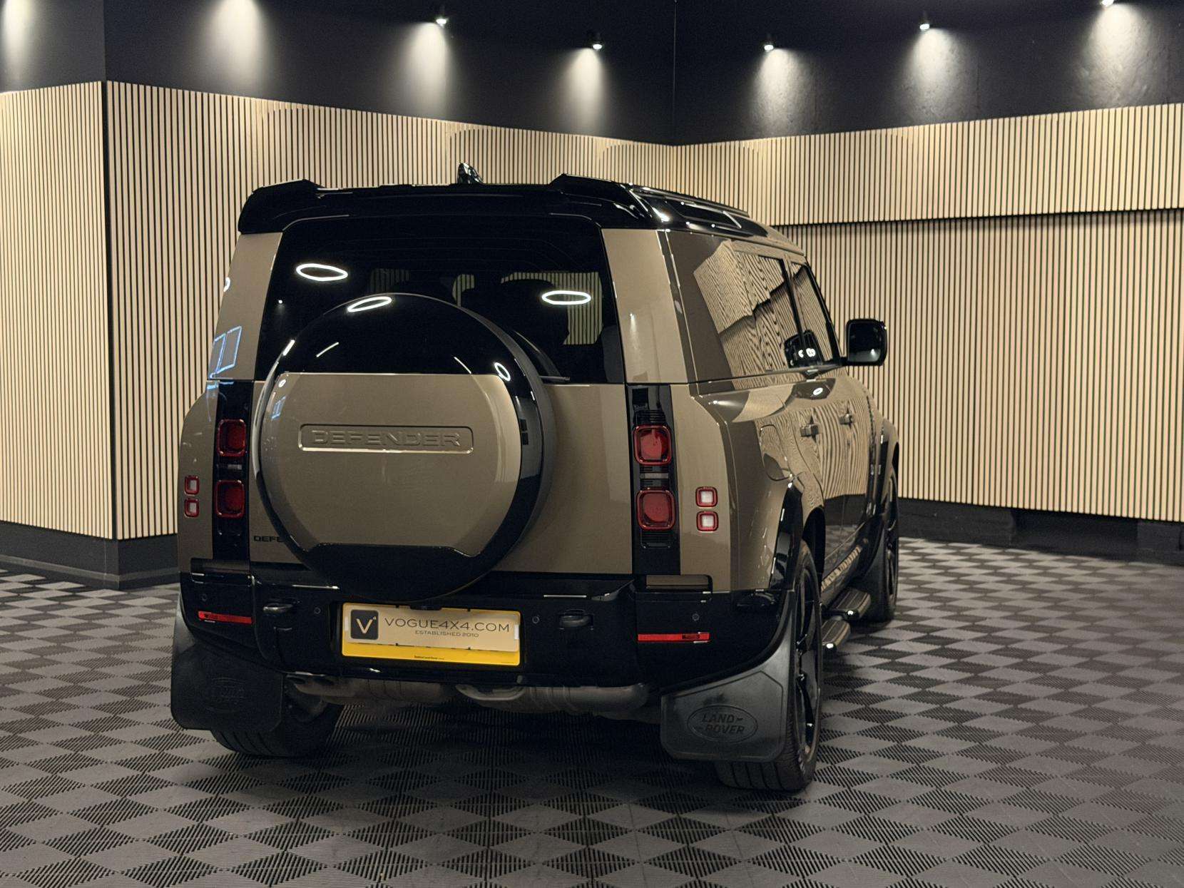 2024 LAND ROVER DEFENDER 110 2024 LAND ROVER DEFENDER 110