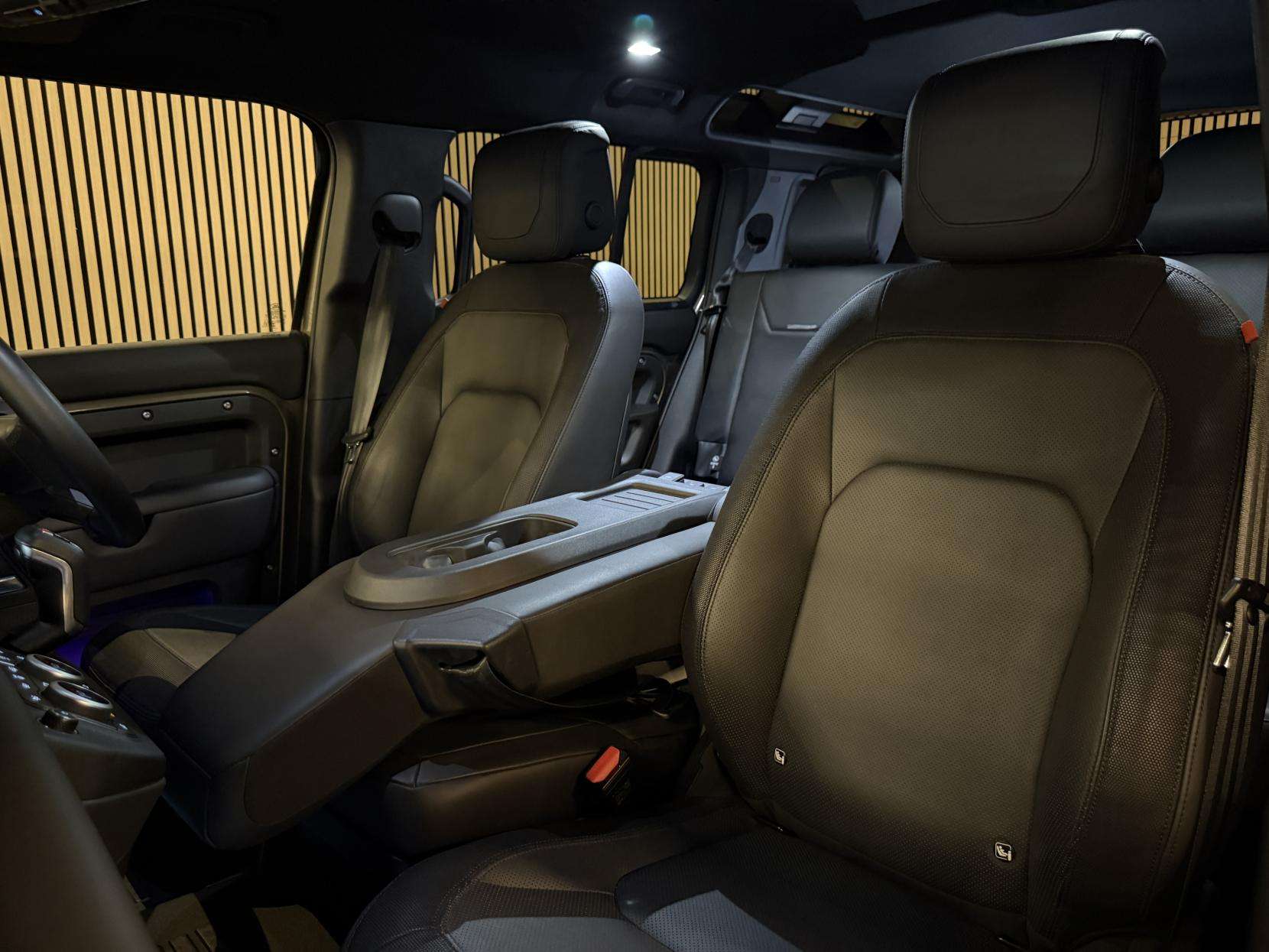 A 2024 LAND ROVER DEFENDER 110 3.0 D300 MHEV X-Dynamic HSE Hard Top SUV 5dr Diesel Auto 4WD MWB Euro 6 (s/s) (300 ps) A 2024 LAND ROVER DEFENDER 110 3.0 D300 MHEV X-Dynamic HSE Hard Top SUV 5dr Diesel Auto 4WD MWB Euro 6 (s/s) (300 ps)