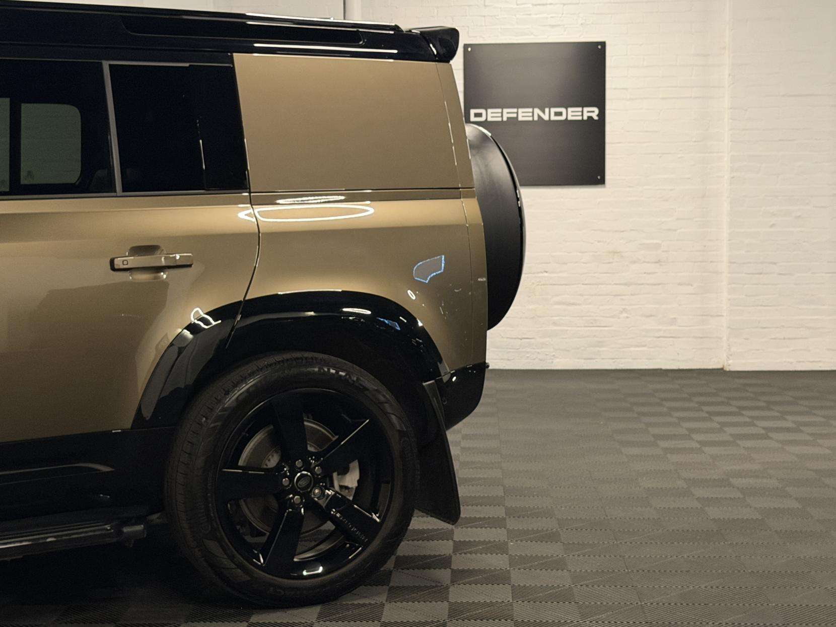 2024 LAND ROVER DEFENDER 110 2024 LAND ROVER DEFENDER 110