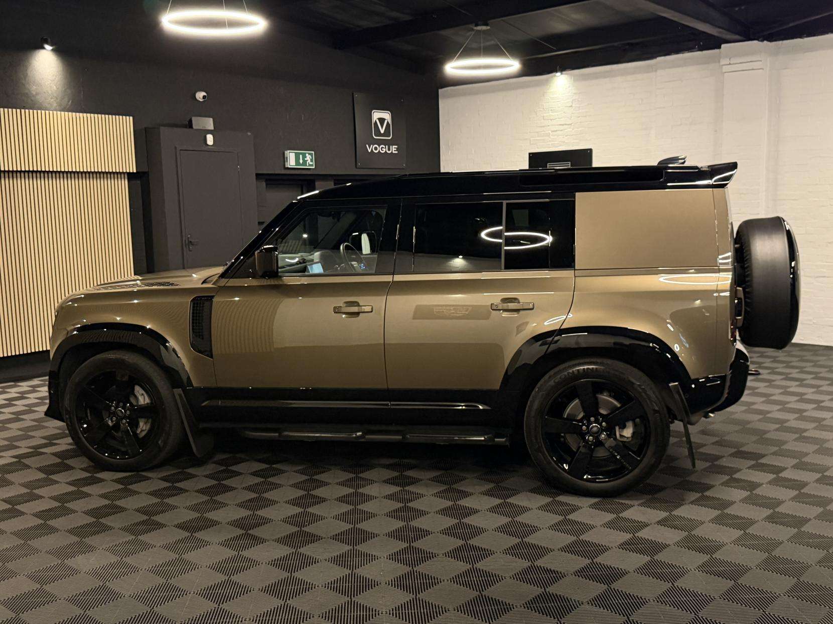 2024 LAND ROVER DEFENDER 110 2024 LAND ROVER DEFENDER 110