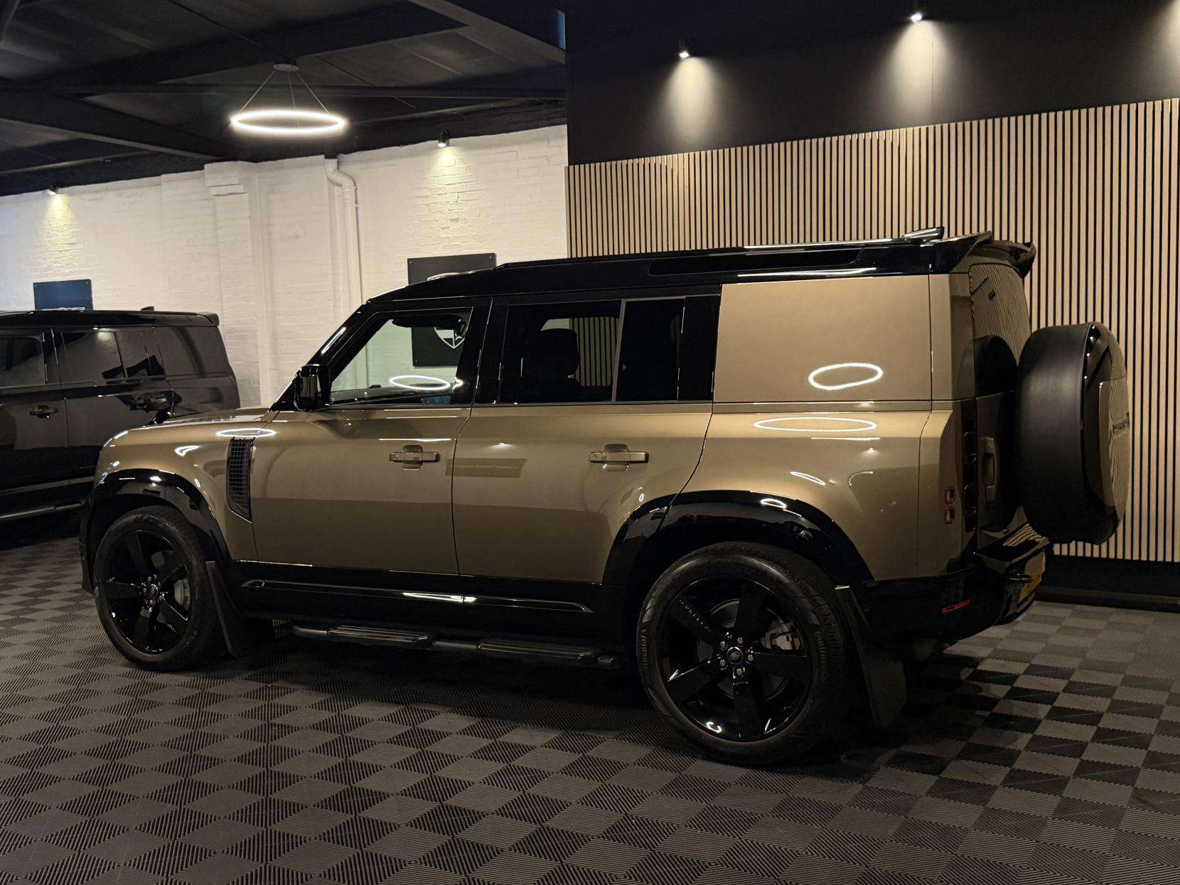 2024 LAND ROVER DEFENDER 110 2024 LAND ROVER DEFENDER 110