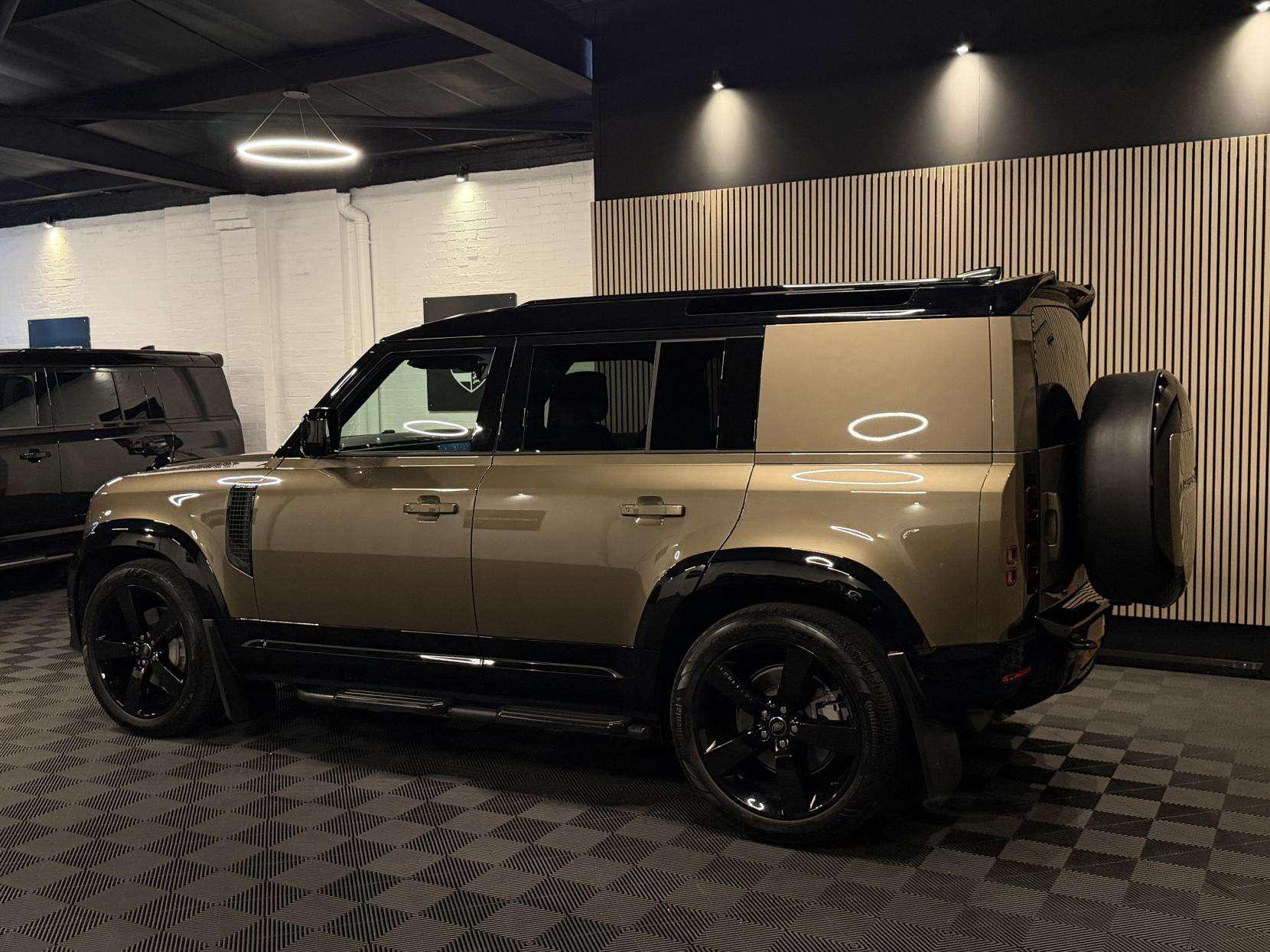 2024 LAND ROVER DEFENDER 110 2024 LAND ROVER DEFENDER 110