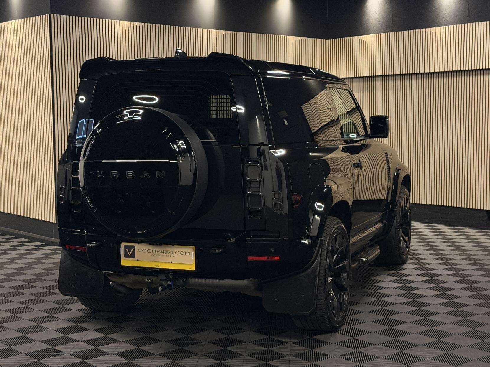 2024 LAND ROVER DEFENDER 90 2024 LAND ROVER DEFENDER 90