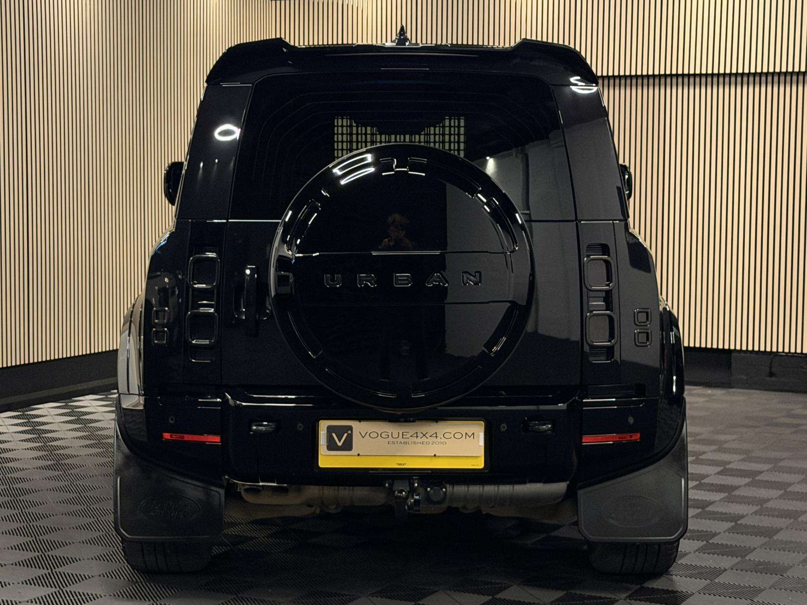 2024 LAND ROVER DEFENDER 90 2024 LAND ROVER DEFENDER 90