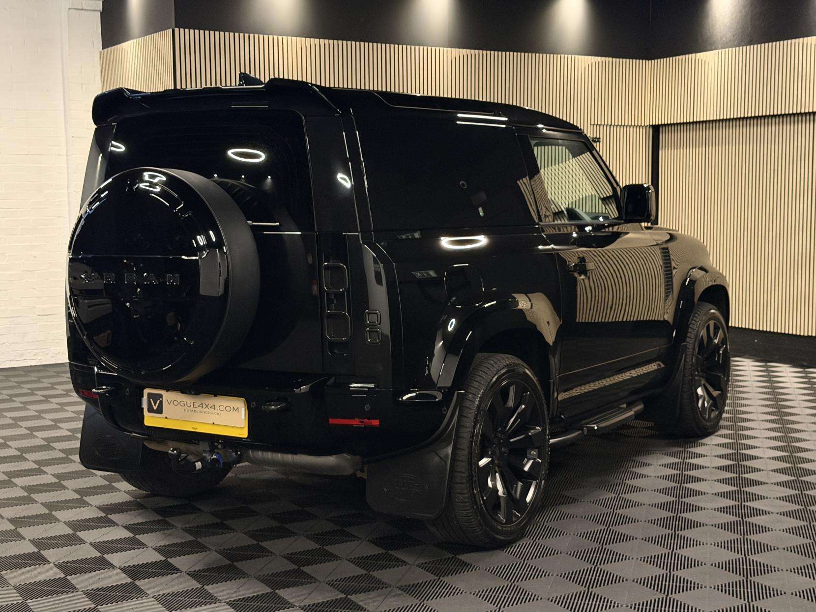 2024 LAND ROVER DEFENDER 90 2024 LAND ROVER DEFENDER 90