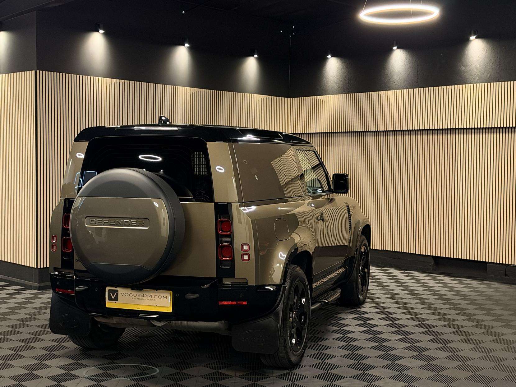 2024 LAND ROVER DEFENDER 90 2024 LAND ROVER DEFENDER 90