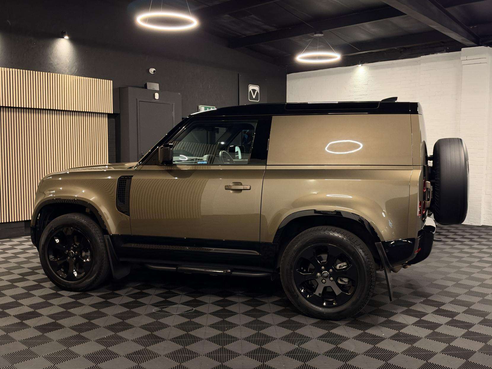 2024 LAND ROVER DEFENDER 90 2024 LAND ROVER DEFENDER 90