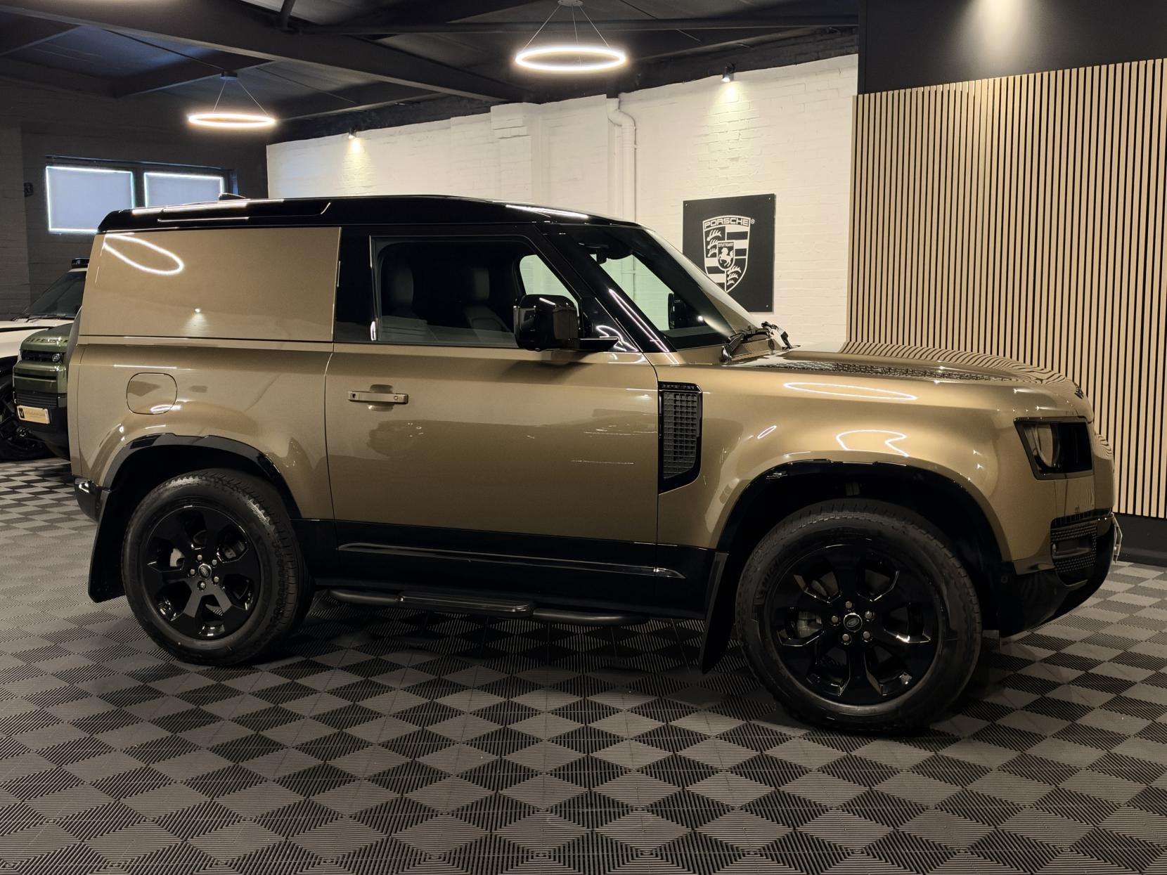 2024 LAND ROVER DEFENDER 90 2024 LAND ROVER DEFENDER 90