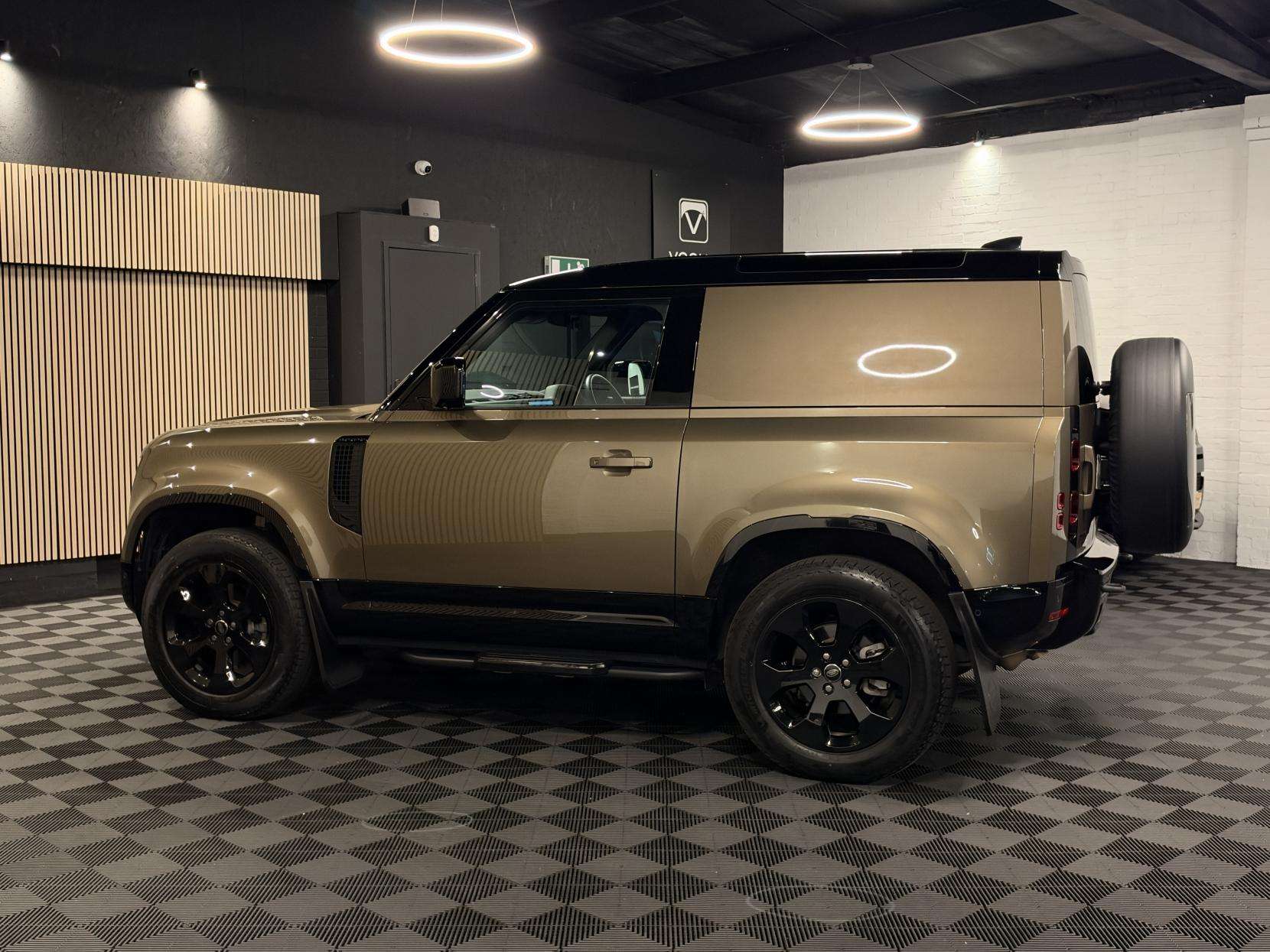 2024 LAND ROVER DEFENDER 90 2024 LAND ROVER DEFENDER 90