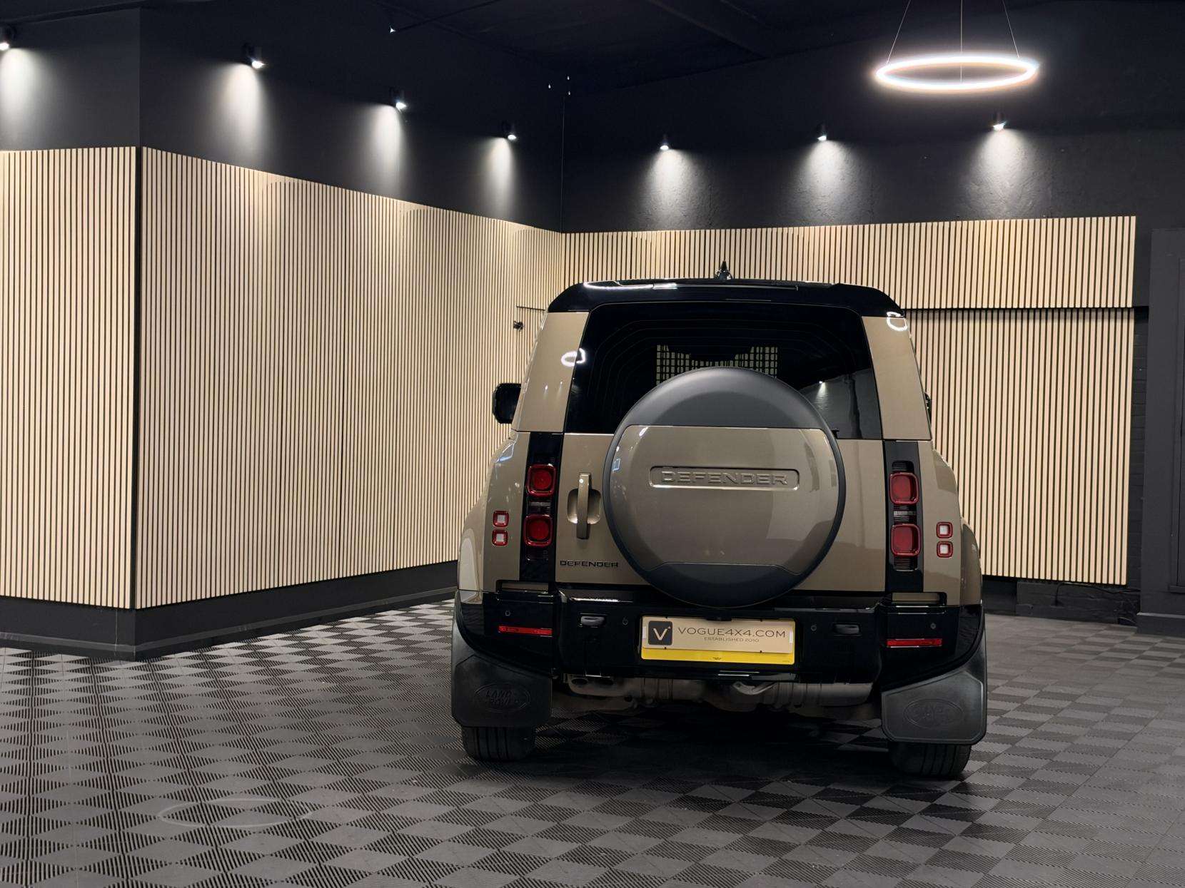 2024 LAND ROVER DEFENDER 90 2024 LAND ROVER DEFENDER 90