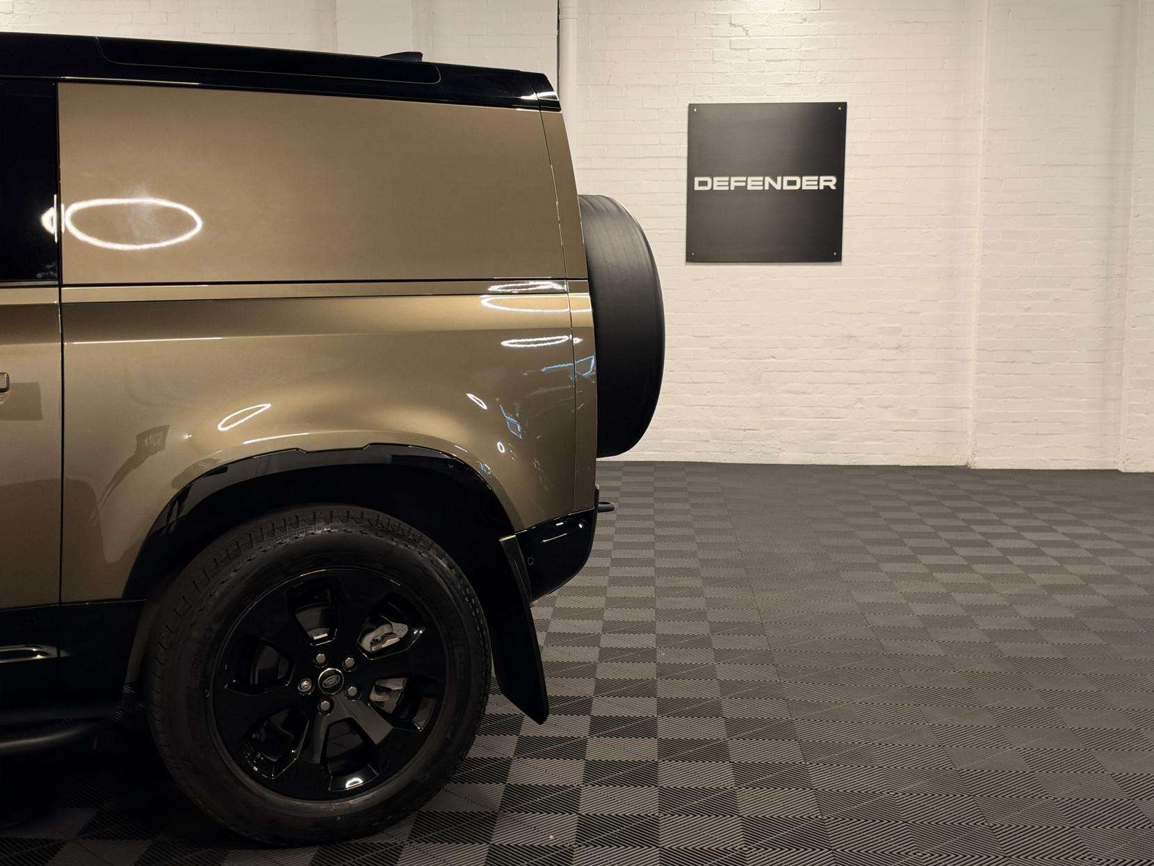 2024 LAND ROVER DEFENDER 90 2024 LAND ROVER DEFENDER 90