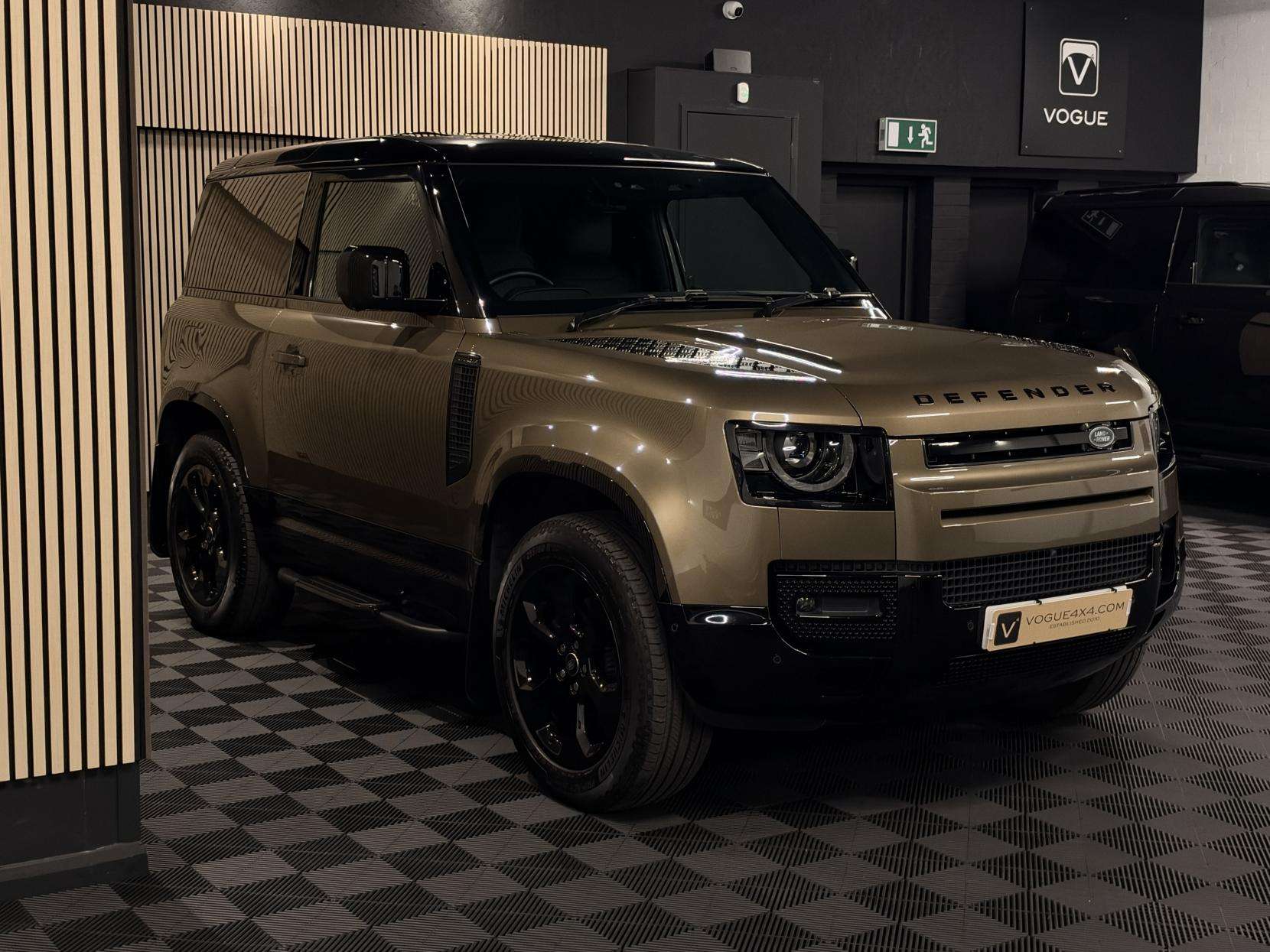 2024 LAND ROVER DEFENDER 90 2024 LAND ROVER DEFENDER 90