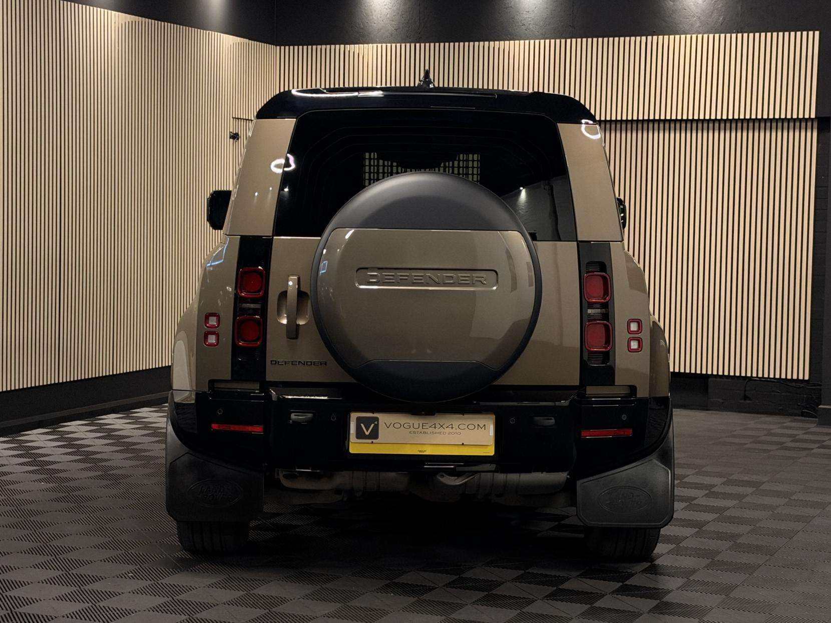2024 LAND ROVER DEFENDER 90 2024 LAND ROVER DEFENDER 90