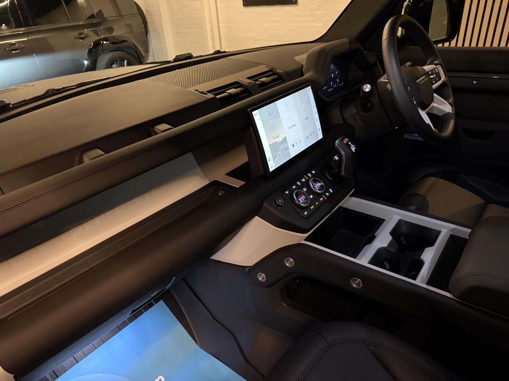 2025 LAND ROVER DEFENDER 110 2025 LAND ROVER DEFENDER 110