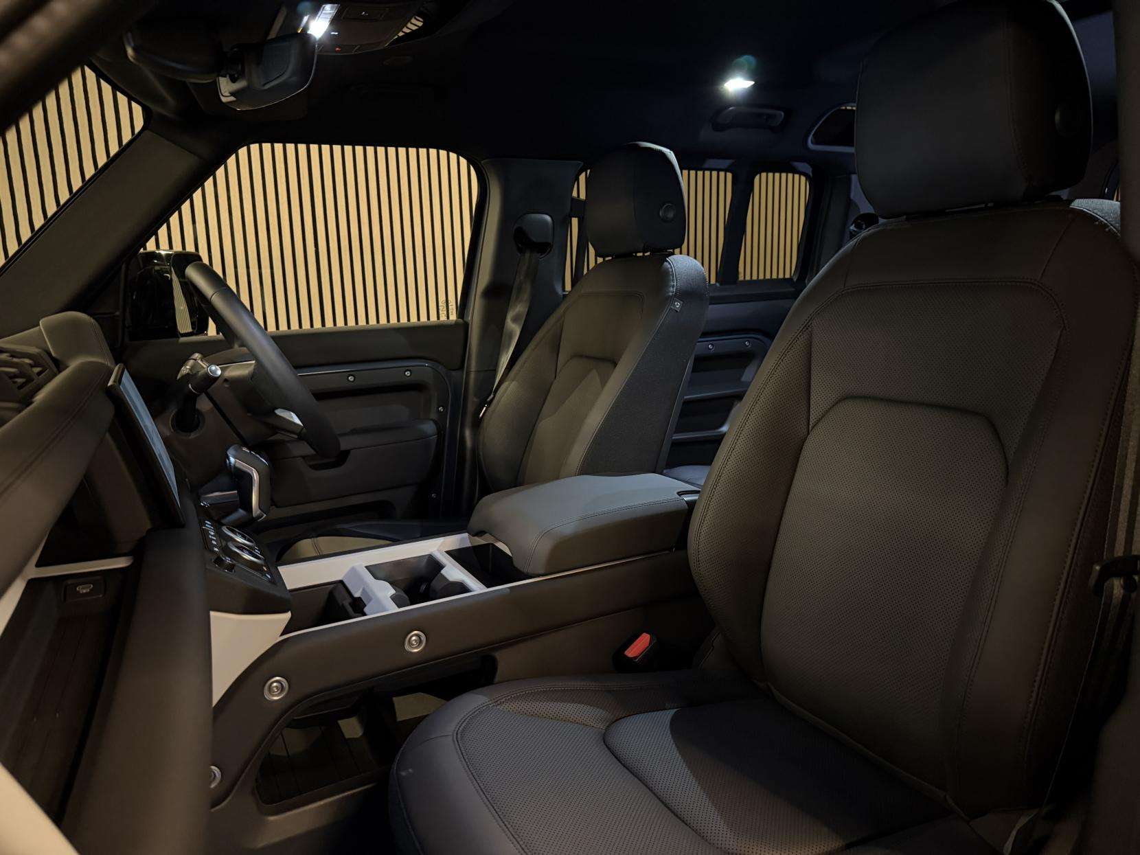 A 2025 LAND ROVER DEFENDER 110 3.0 D250 MHEV S Hard Top SUV 5dr Diesel Auto 4WD MWB Euro 6 (s/s) (250 ps) A 2025 LAND ROVER DEFENDER 110 3.0 D250 MHEV S Hard Top SUV 5dr Diesel Auto 4WD MWB Euro 6 (s/s) (250 ps)