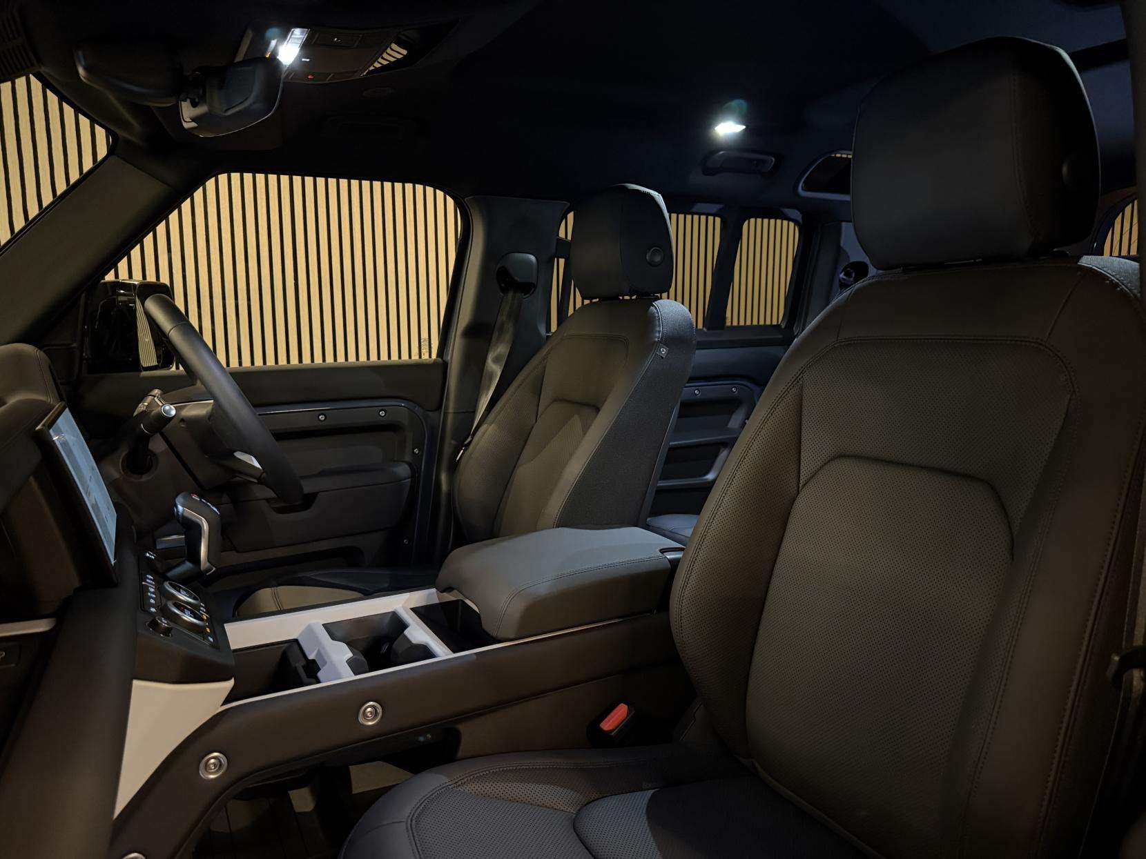 2025 LAND ROVER DEFENDER 110 2025 LAND ROVER DEFENDER 110