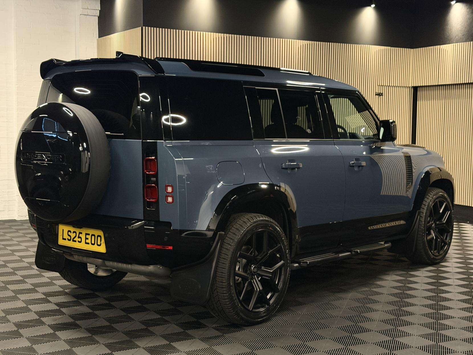 2025 LAND ROVER DEFENDER 110 2025 LAND ROVER DEFENDER 110