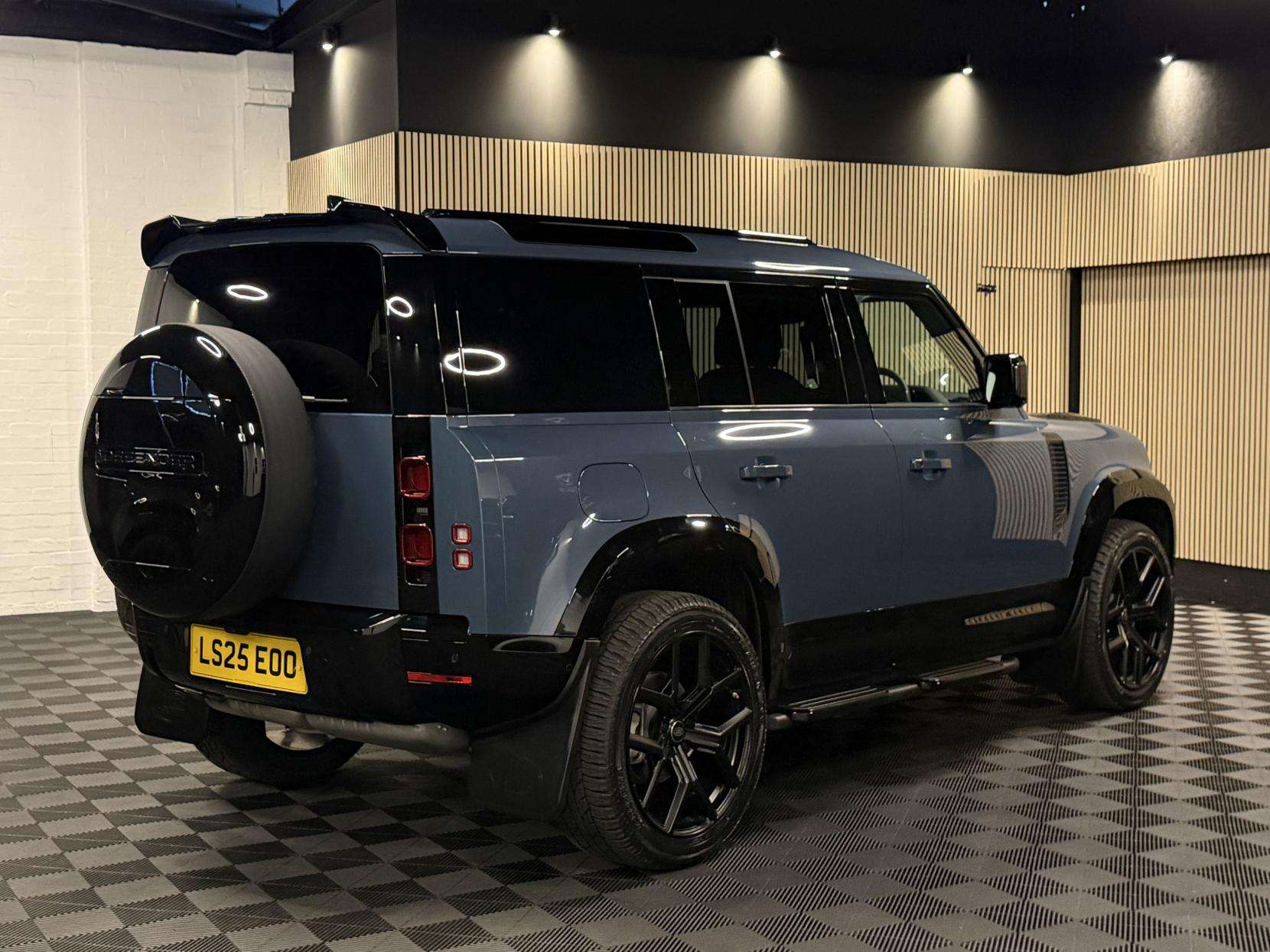 A 2025 LAND ROVER DEFENDER 110 3.0 D250 MHEV S Hard Top SUV 5dr Diesel Auto 4WD MWB Euro 6 (s/s) (250 ps) A 2025 LAND ROVER DEFENDER 110 3.0 D250 MHEV S Hard Top SUV 5dr Diesel Auto 4WD MWB Euro 6 (s/s) (250 ps)