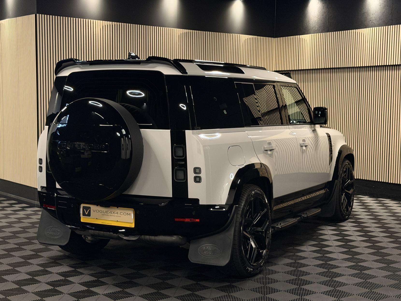 A 2026 LAND ROVER DEFENDER 110 3.0 D250 MHEV S Hard Top SUV 5dr Diesel Auto 4WD Euro 6 (s/s) (250 ps) A 2026 LAND ROVER DEFENDER 110 3.0 D250 MHEV S Hard Top SUV 5dr Diesel Auto 4WD Euro 6 (s/s) (250 ps)