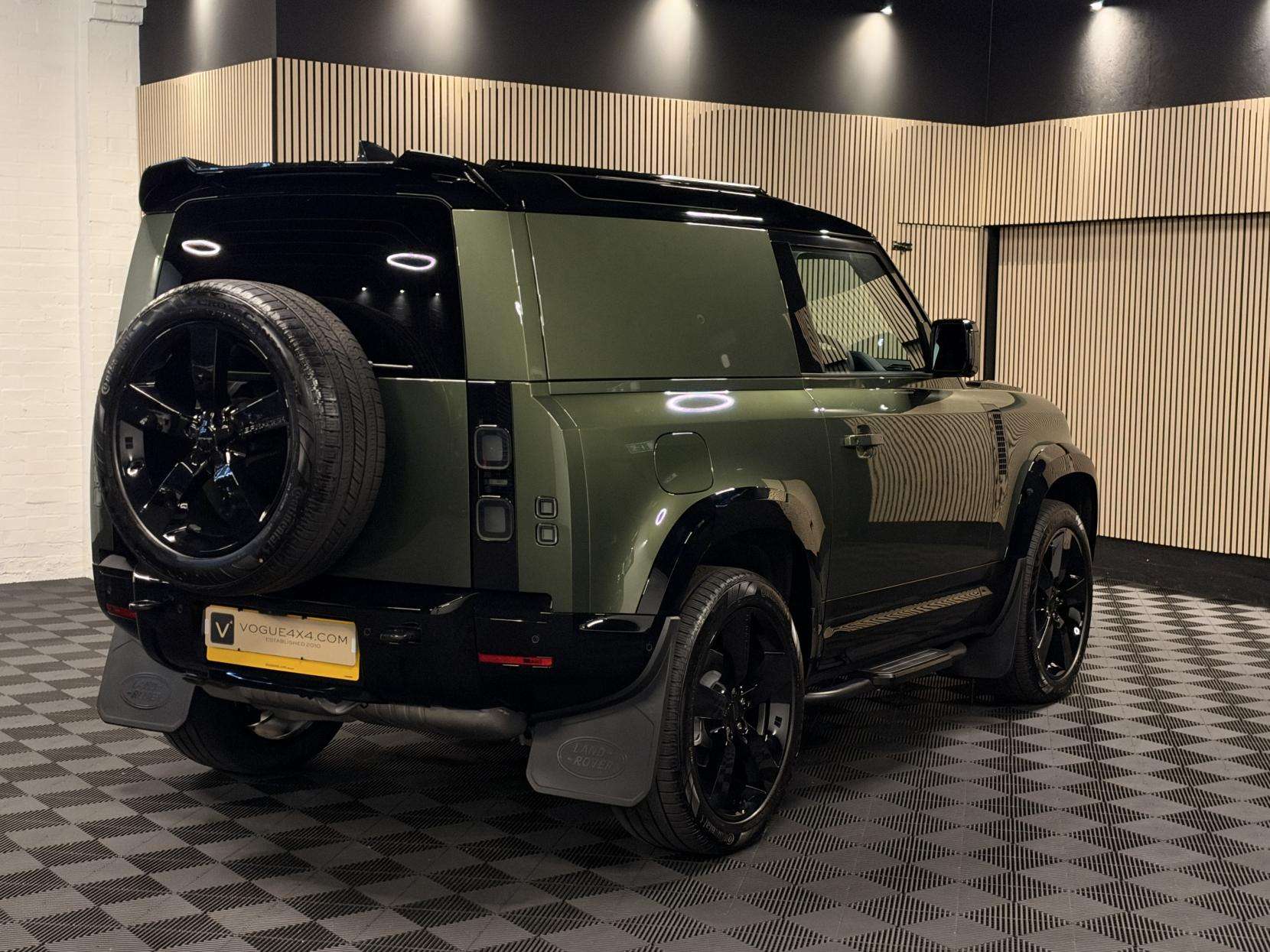 A 2026 LAND ROVER DEFENDER 90 3.0 D250 MHEV X-Dynamic SE Hard Top SUV 3dr Diesel Auto 4WD Euro 6 (s/s) (250 ps) A 2026 LAND ROVER DEFENDER 90 3.0 D250 MHEV X-Dynamic SE Hard Top SUV 3dr Diesel Auto 4WD Euro 6 (s/s) (250 ps)