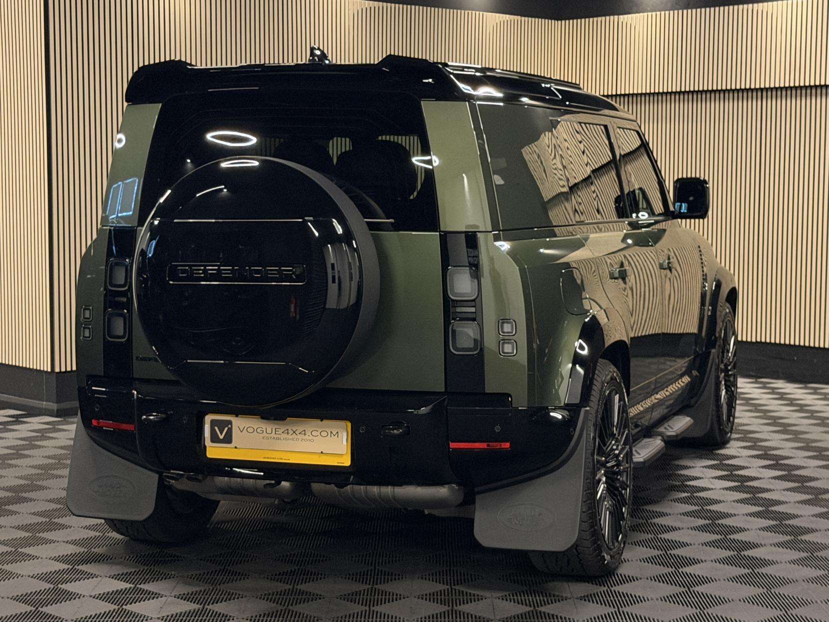 A 2026 LAND ROVER DEFENDER 110 3.0 D250 MHEV X-Dynamic SE Hard Top SUV 5dr Diesel Auto 4WD MWB Euro 6 (s/s) (249 ps) A 2026 LAND ROVER DEFENDER 110 3.0 D250 MHEV X-Dynamic SE Hard Top SUV 5dr Diesel Auto 4WD MWB Euro 6 (s/s) (249 ps)