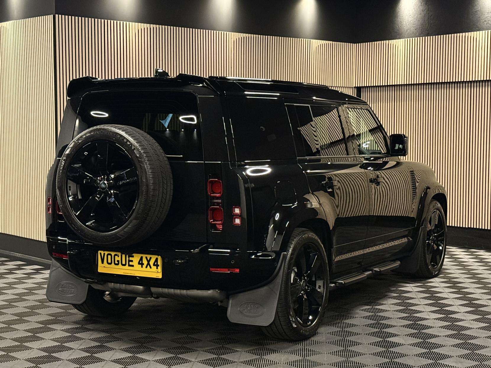 2025 LAND ROVER DEFENDER 110 2025 LAND ROVER DEFENDER 110