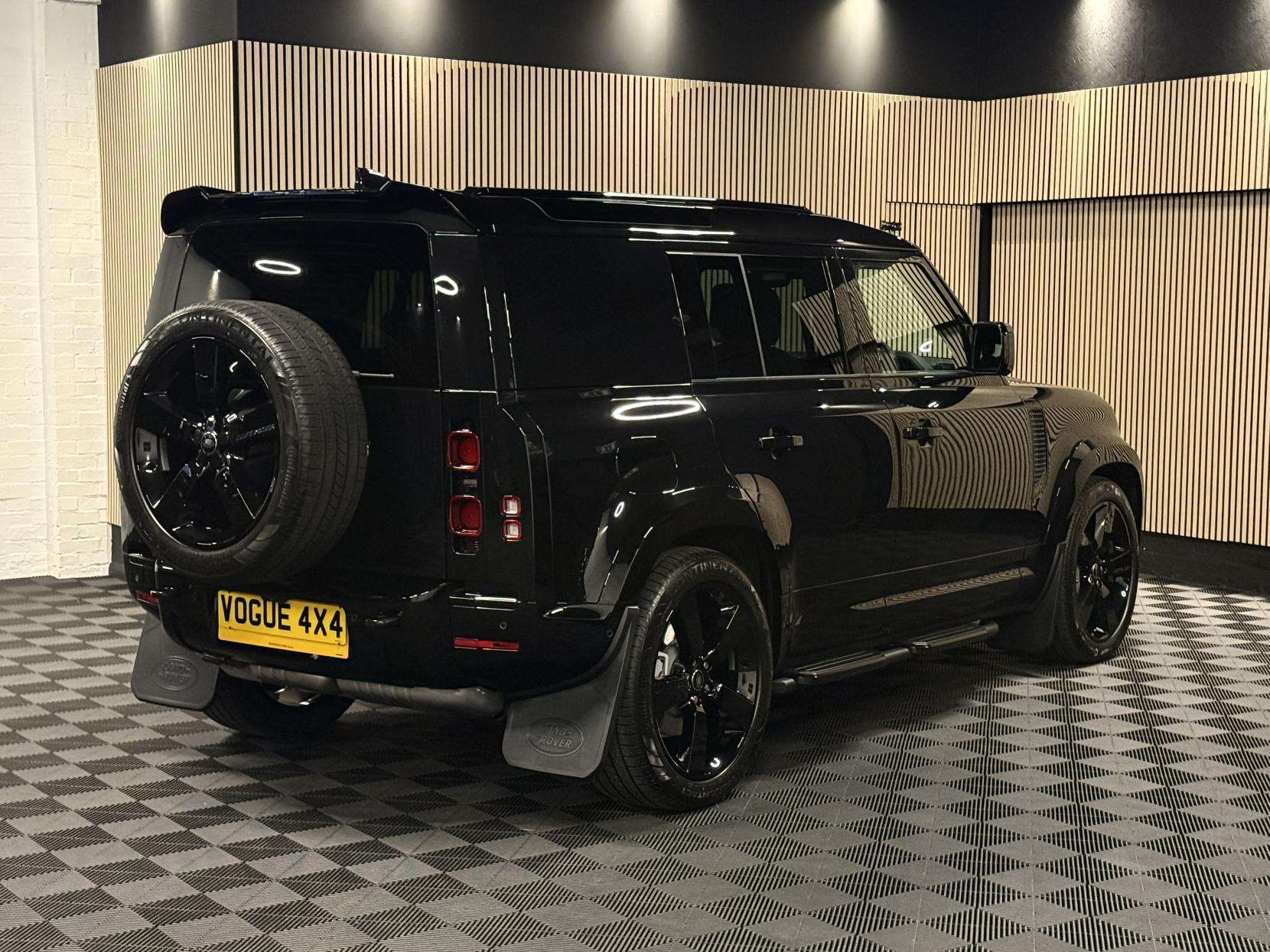 2025 LAND ROVER DEFENDER 110 2025 LAND ROVER DEFENDER 110