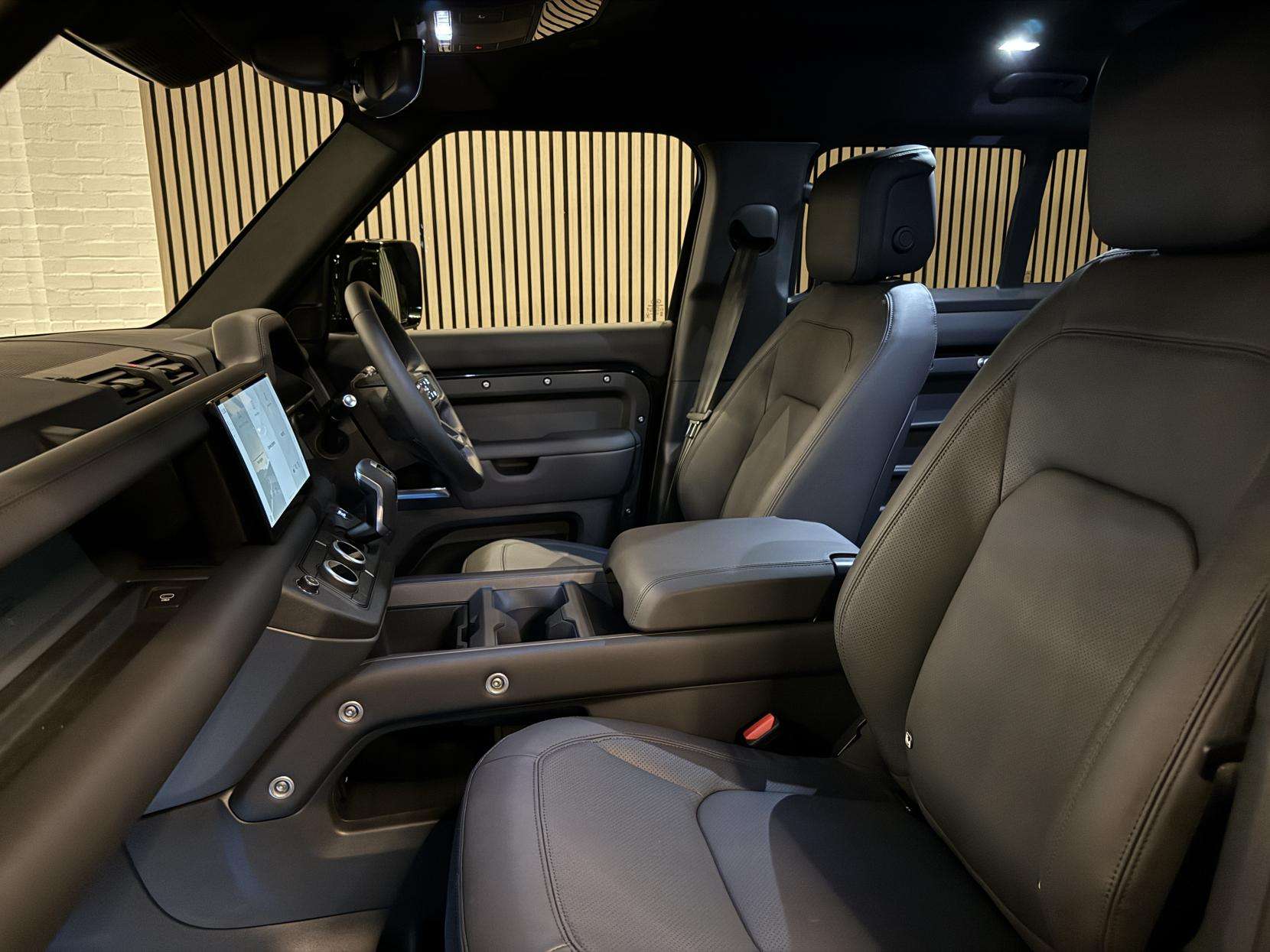 2025 LAND ROVER DEFENDER 110 2025 LAND ROVER DEFENDER 110