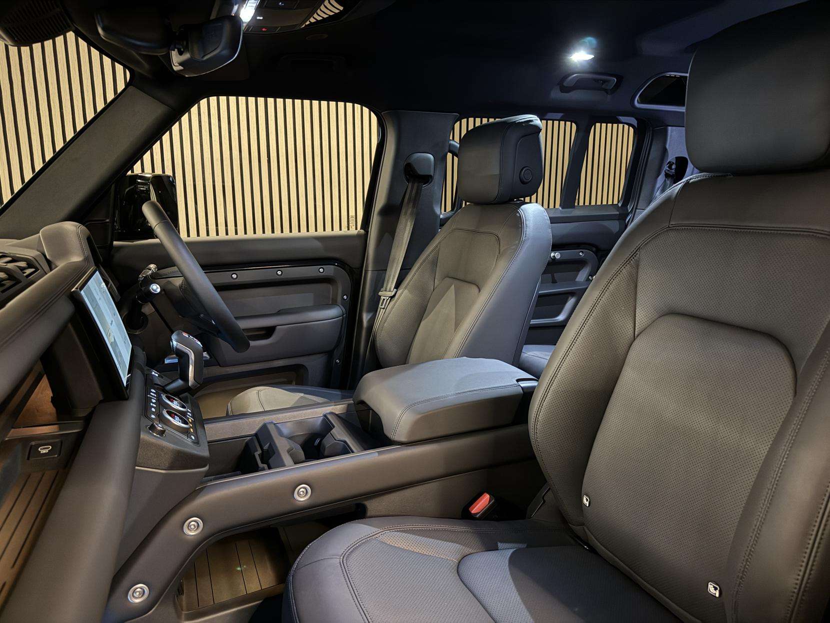 2025 LAND ROVER DEFENDER 110 2025 LAND ROVER DEFENDER 110