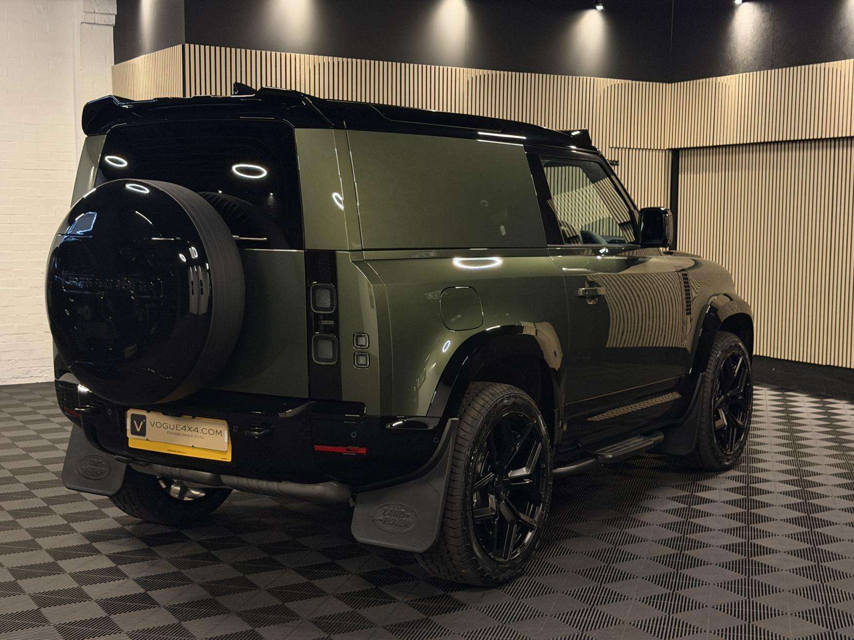 A 2026 LAND ROVER DEFENDER 90 3.0 D250 MHEV X-Dynamic SE Hard Top SUV 3dr Diesel Auto 4WD SWB Euro 6 (s/s) (249 ps) A 2026 LAND ROVER DEFENDER 90 3.0 D250 MHEV X-Dynamic SE Hard Top SUV 3dr Diesel Auto 4WD SWB Euro 6 (s/s) (249 ps)